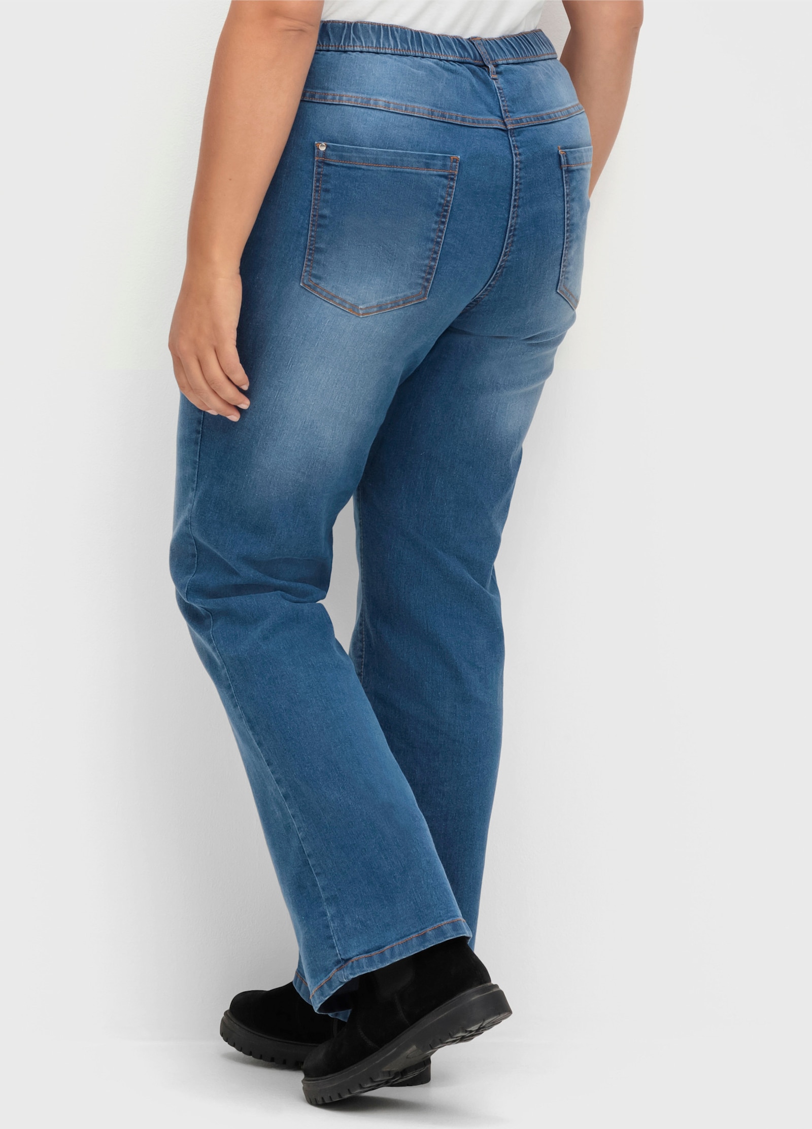 Bootcut-Jeans in Schlupfform - blue-stone-washed