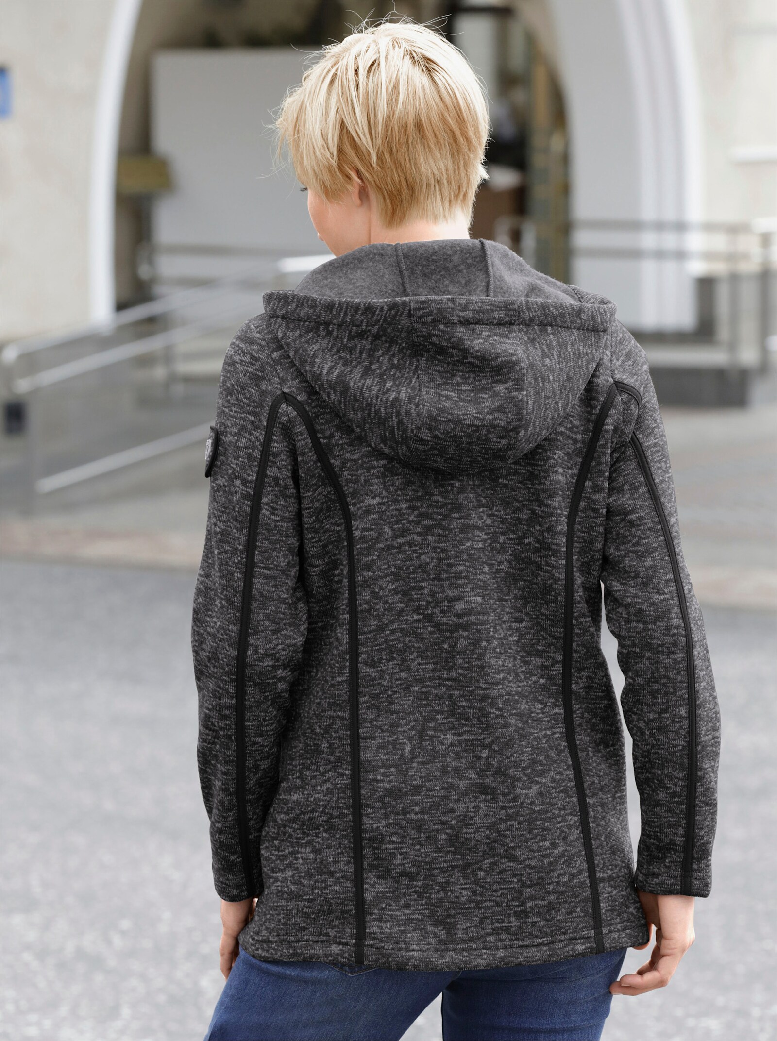 Kapuzenfleecejacke mit Umlegekragen - schwarz-meliert