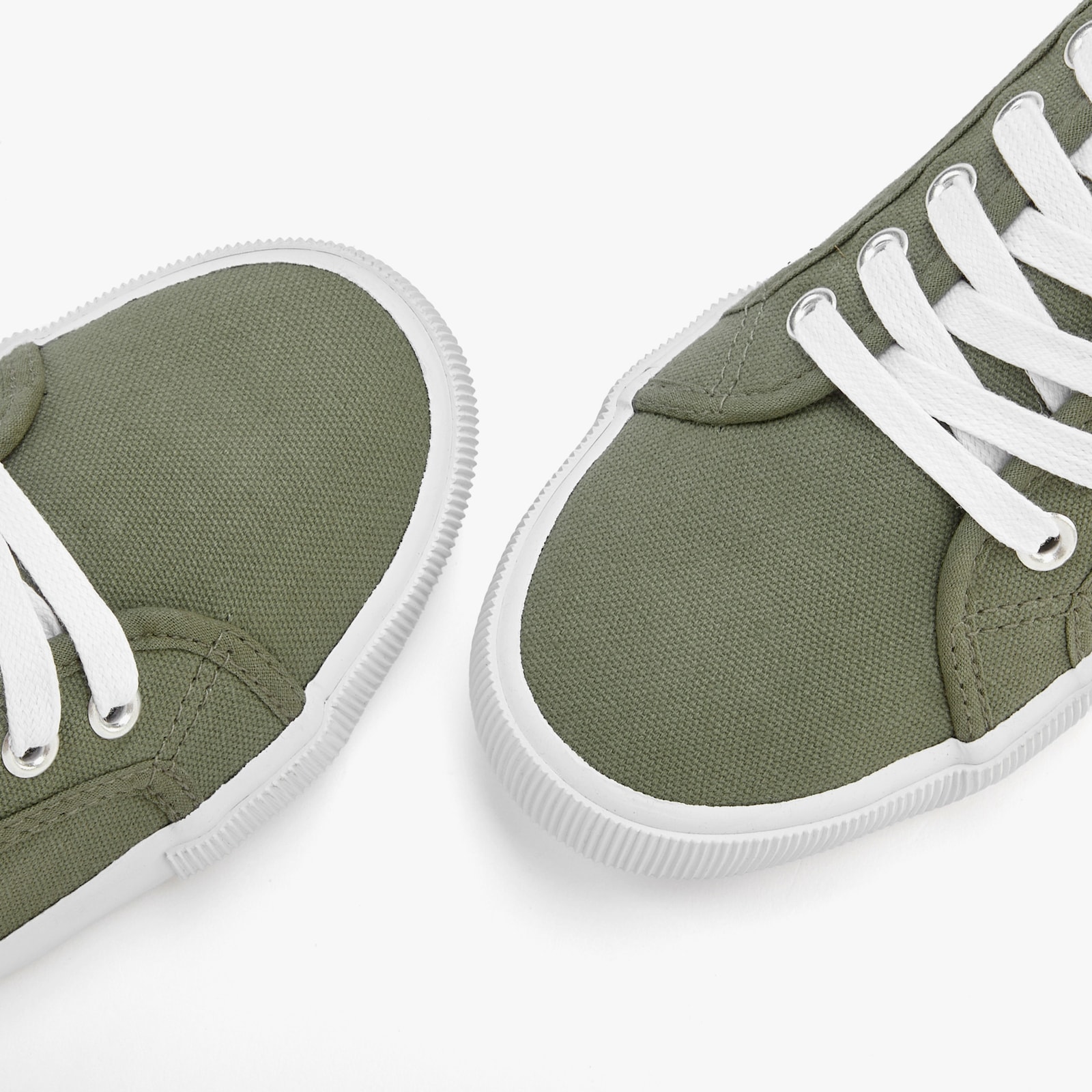 LASCANA Sneaker - olivfarben