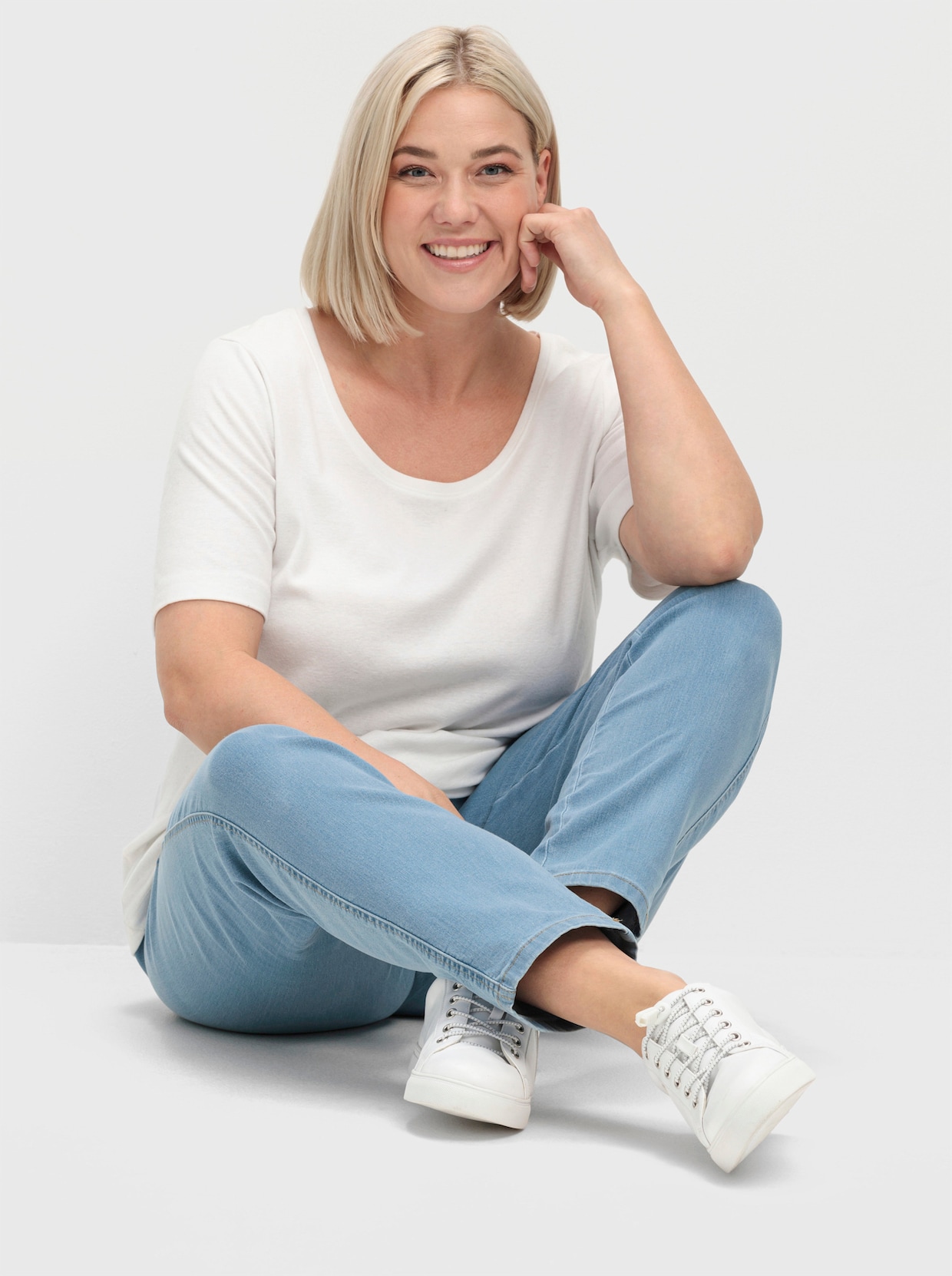 Schlupfjeans schmal geschnitten - blue-bleached