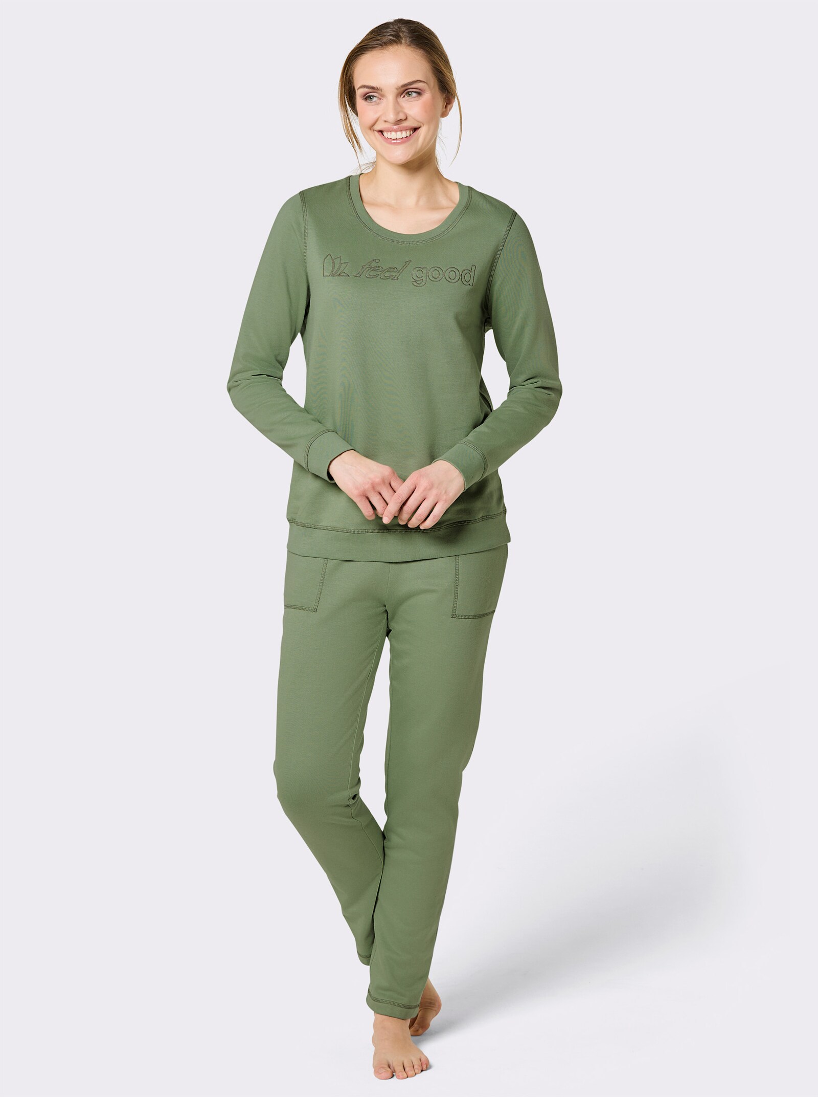 feel good Hausanzug mit Kontrastnähten - eucalyptus-khaki