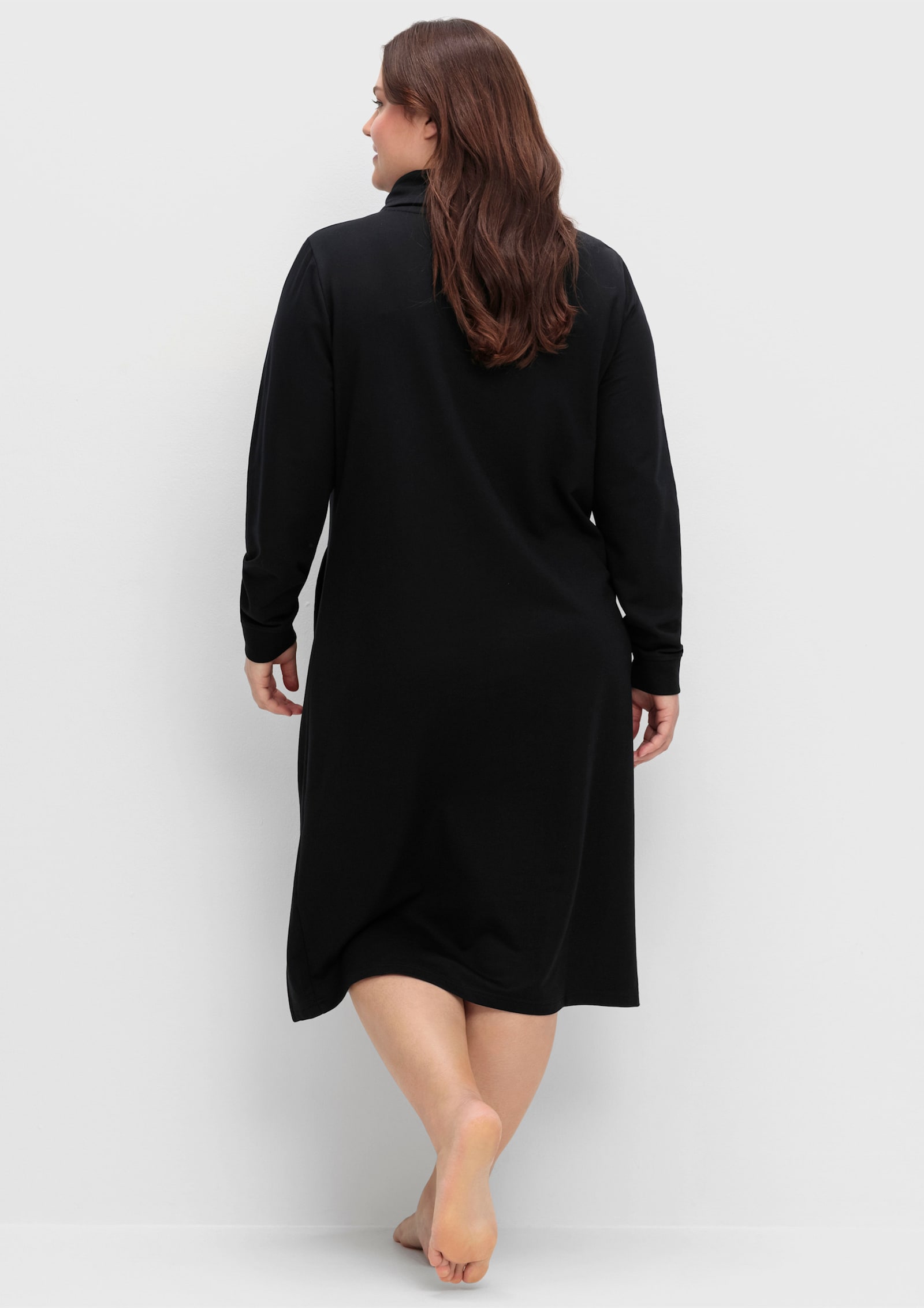 sheego Sweatkleid mit weitem Kragen und Seitentaschen - schwarz