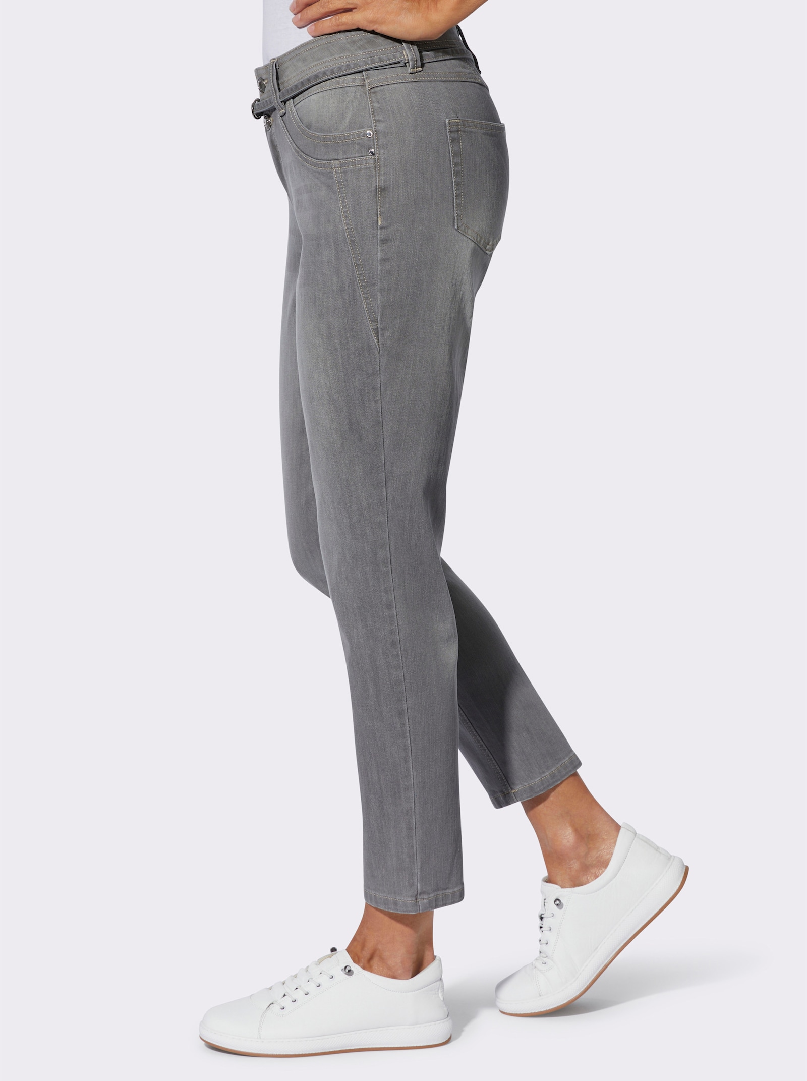 Jeans mit schmalem Gürtel - grey denim