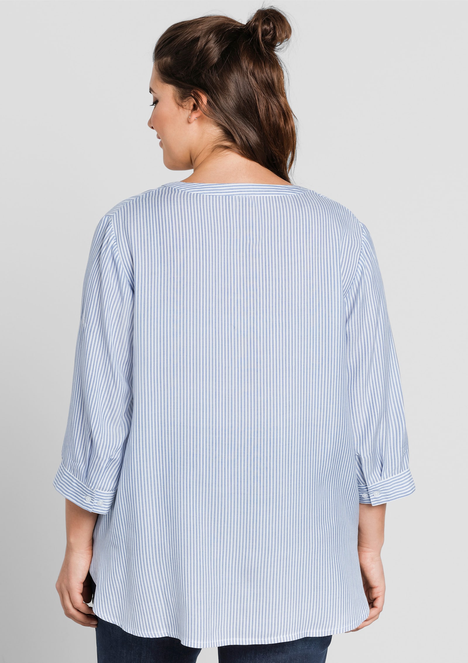 sheego Tunika mit dekorativer Falte - hellblau-weiß