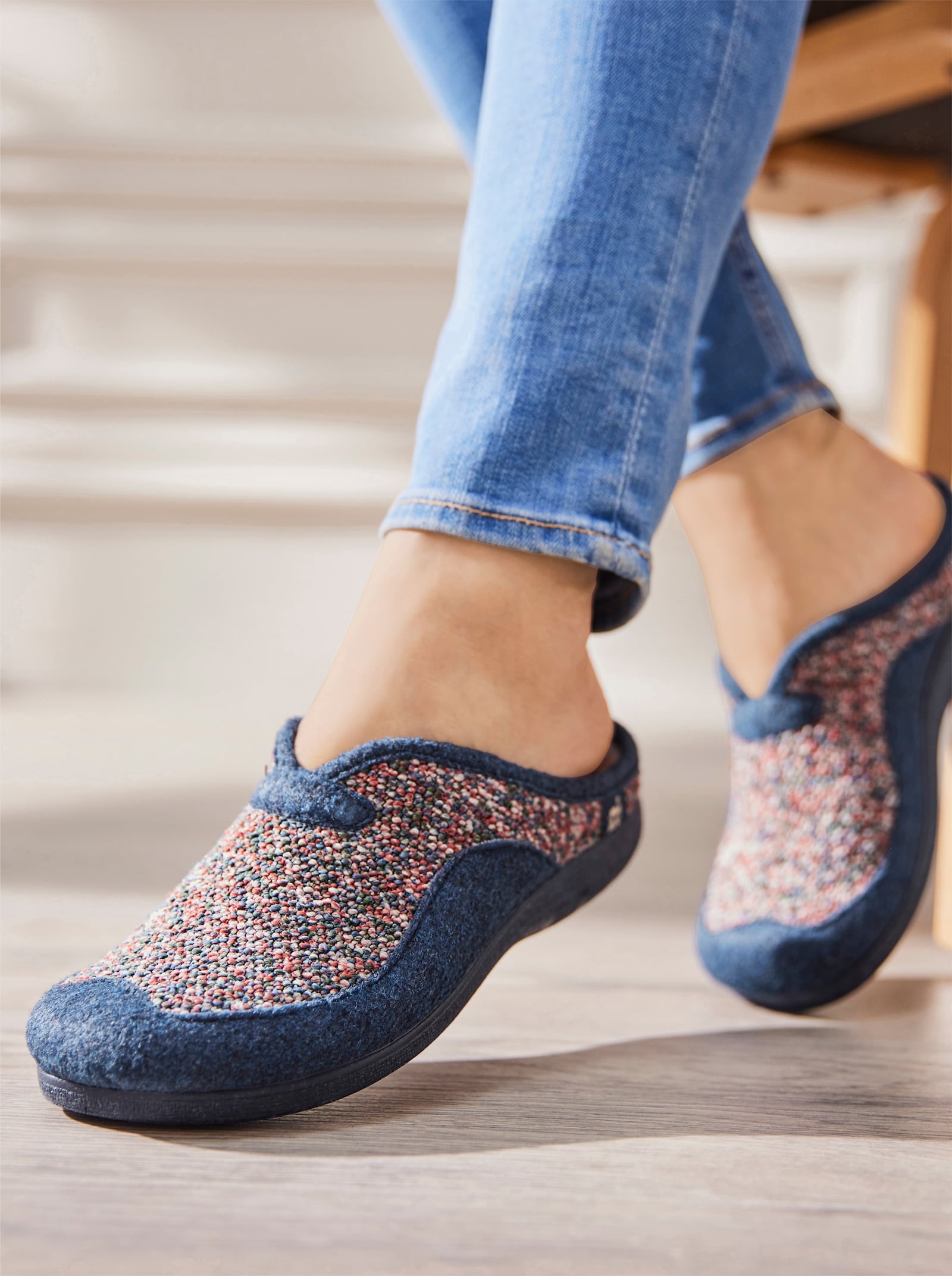 Pantoffel mit Polsterung - marine-gemustert