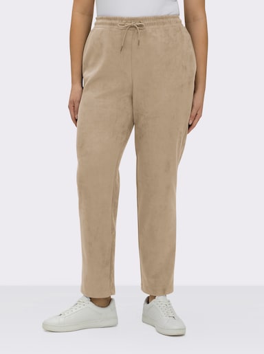 sheego Schlupfhose in Velourslederoptik - beige