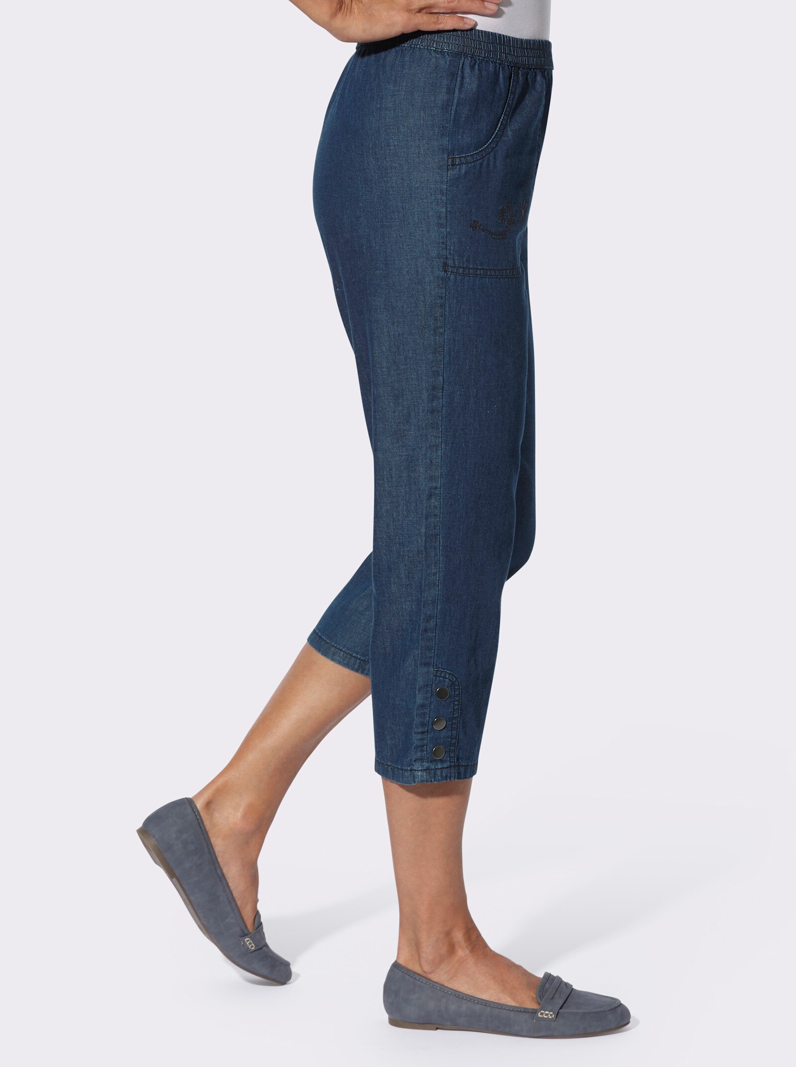 Caprijeans mit Stickerei - blue-stone-washed