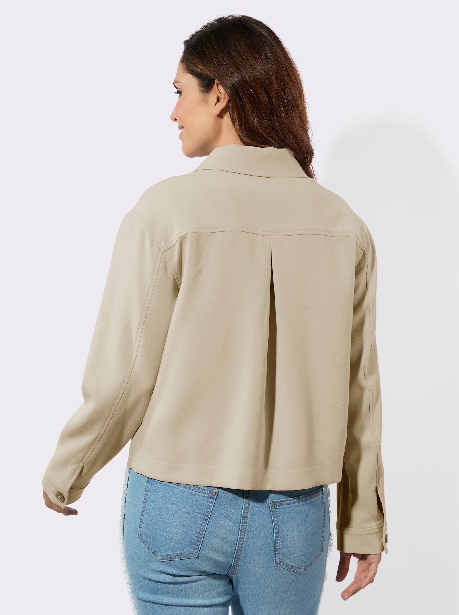 Kurzblazer in kastiger Form - sand