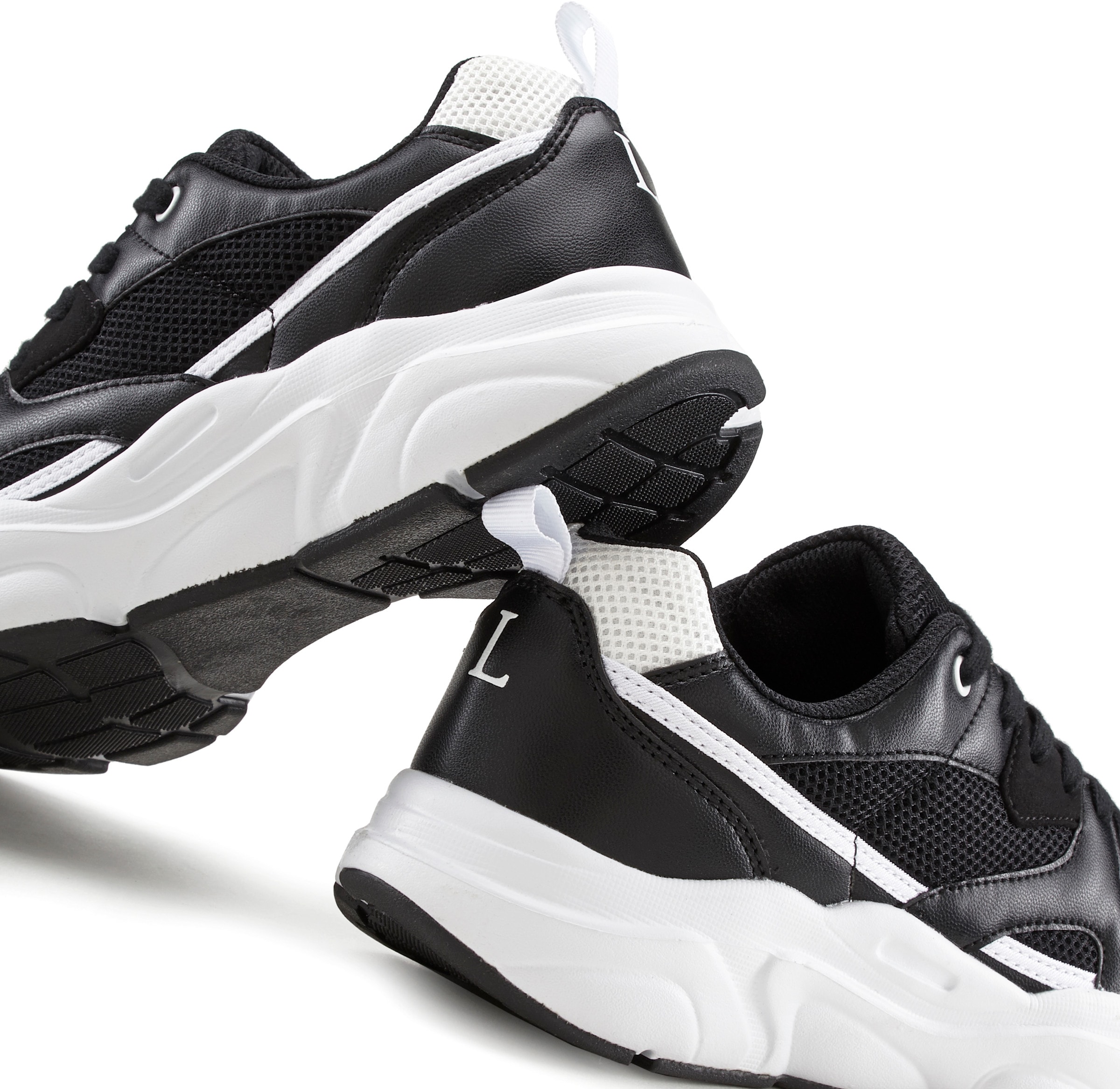 On Sneaker günstig Kaufen-Sneaker in schwarz-weiß von LASCANA. Sneaker in schwarz-weiß von LASCANA <![CDATA[Sneaker von LASCANA. Herausnehmbare Innensohle. Obermaterial, Futter sowie Decksohle aus Textil. Laufsohle aus Synthetik.]]>. 