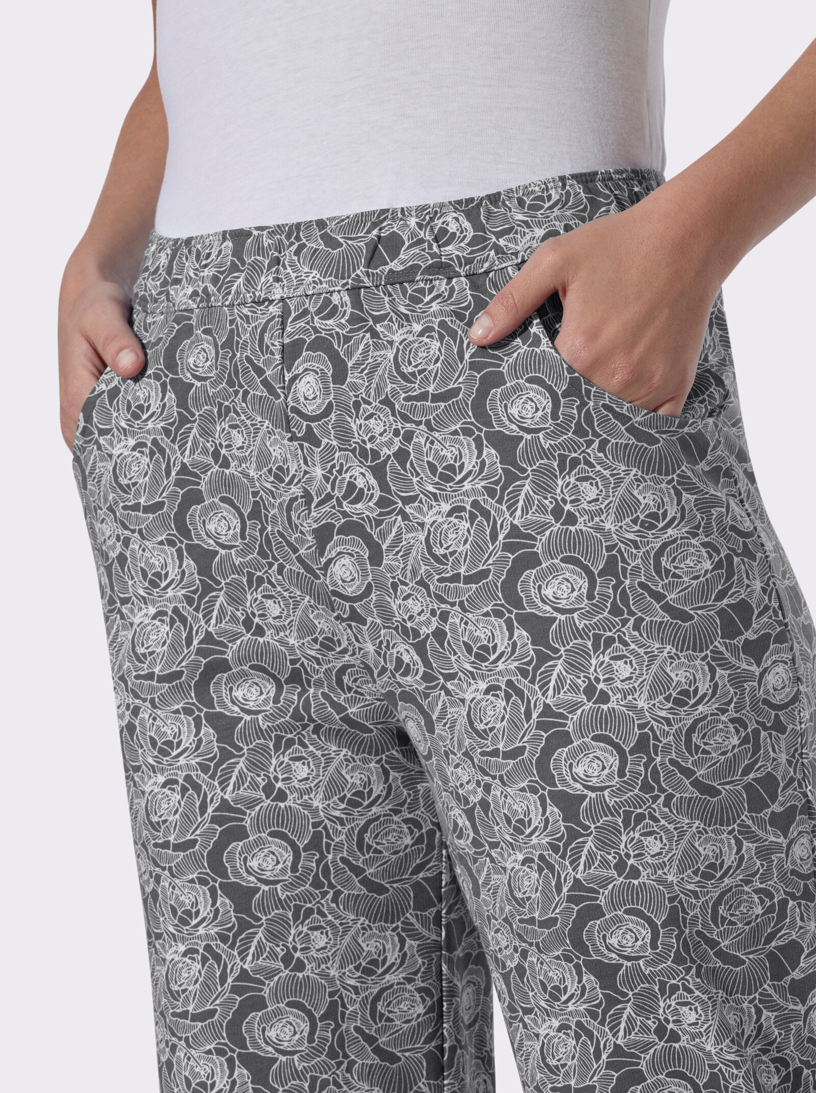 Freizeithose im floralen Dessin - anthrazit-ecru-bedruckt