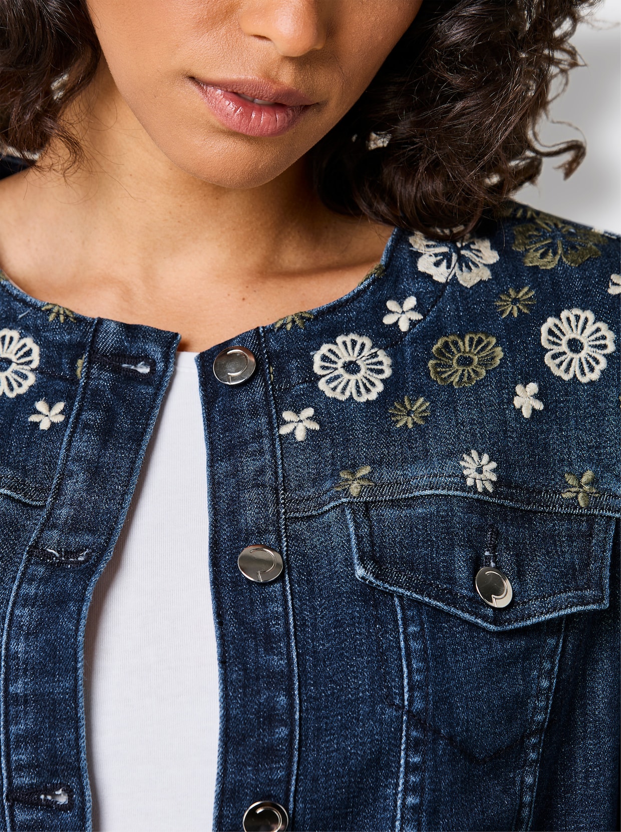 CREATION L PREMIUM Jeansblazer mit Blütenstickerei, weicher Material-Mix - blue-stone-washed