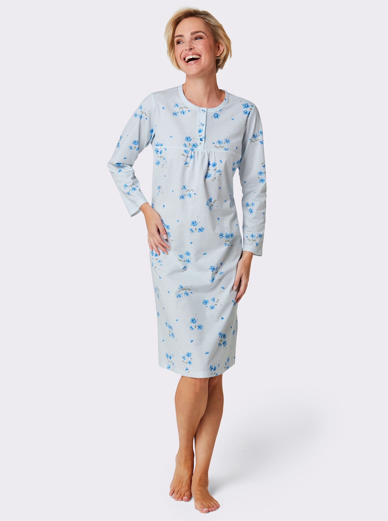 Comtessa Nachthemd mit Blütenmuster - hellblau