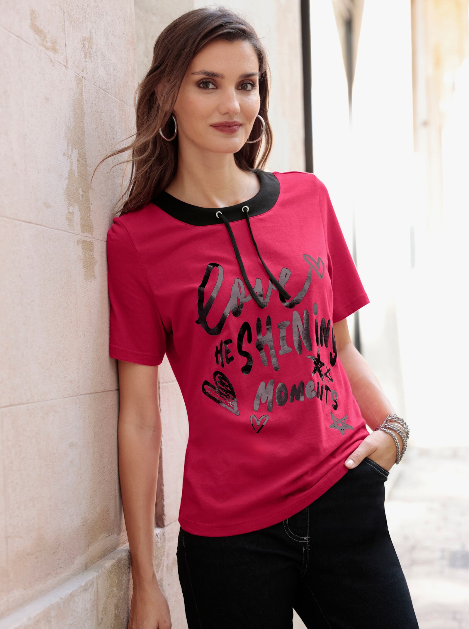 Kurzarmshirt mit Foliendruck - pink-schwarz