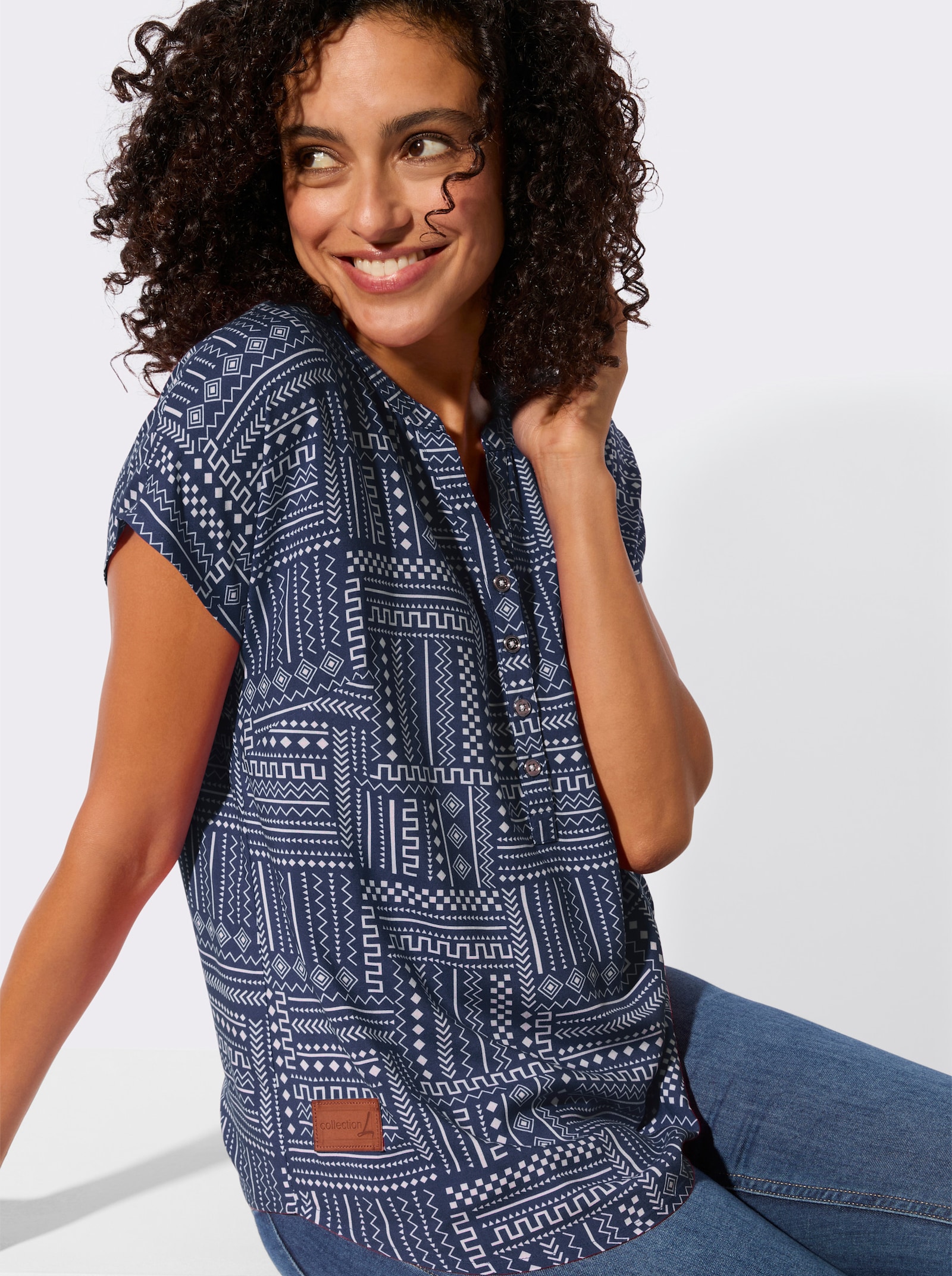 Druckbluse aus reiner Viskose - marine-ecru-gemustert