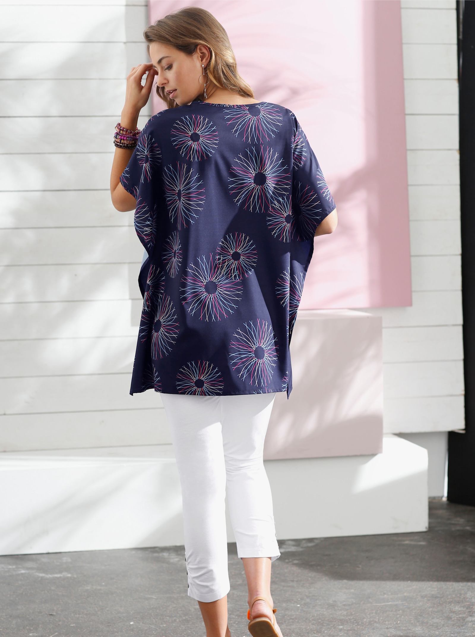 Kurzarmbluse mit Fledermaus-Ärmeln - bunt-bedruckt