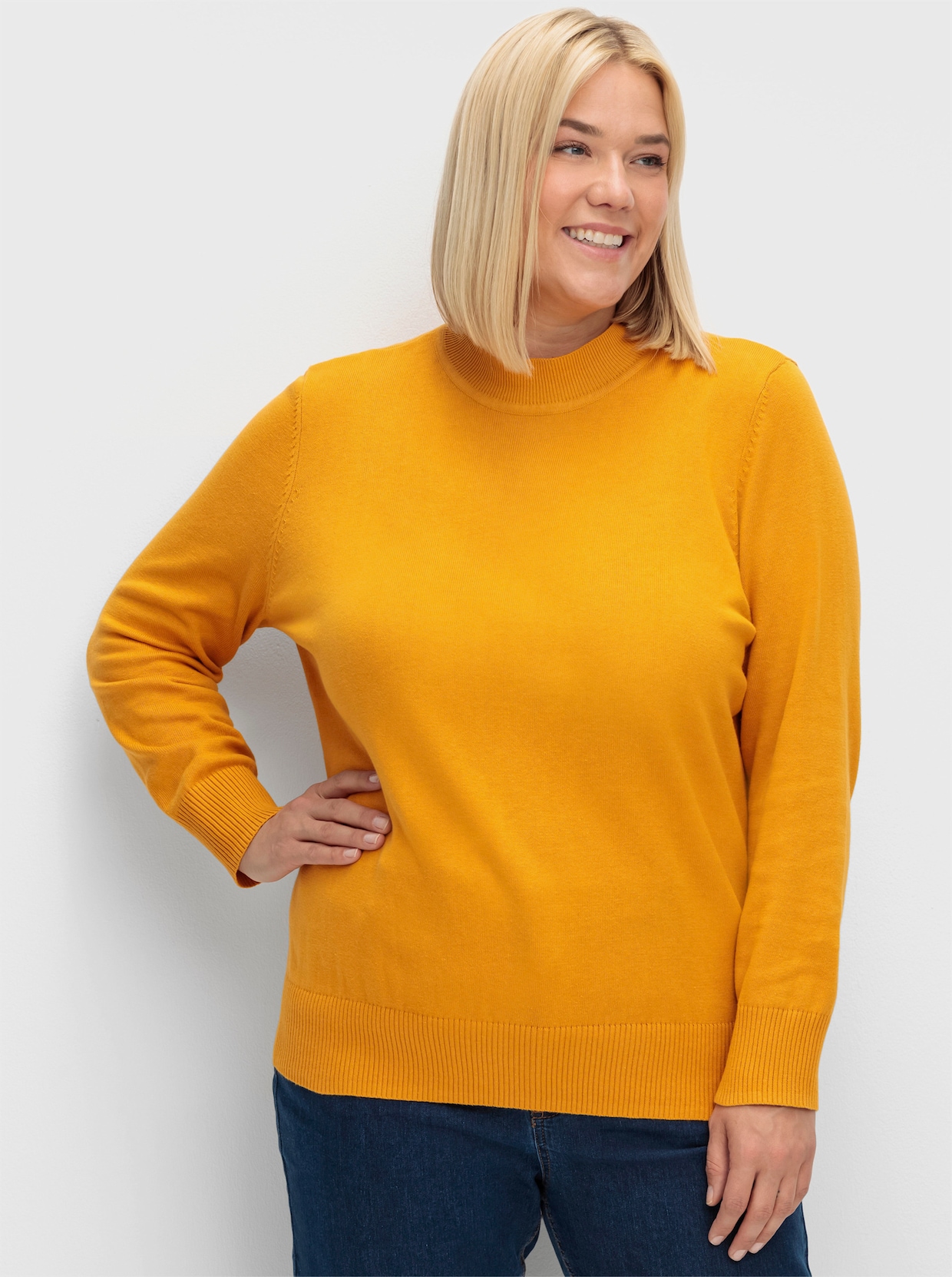 Strickpullover mit geripptem Stehkragen - ocker