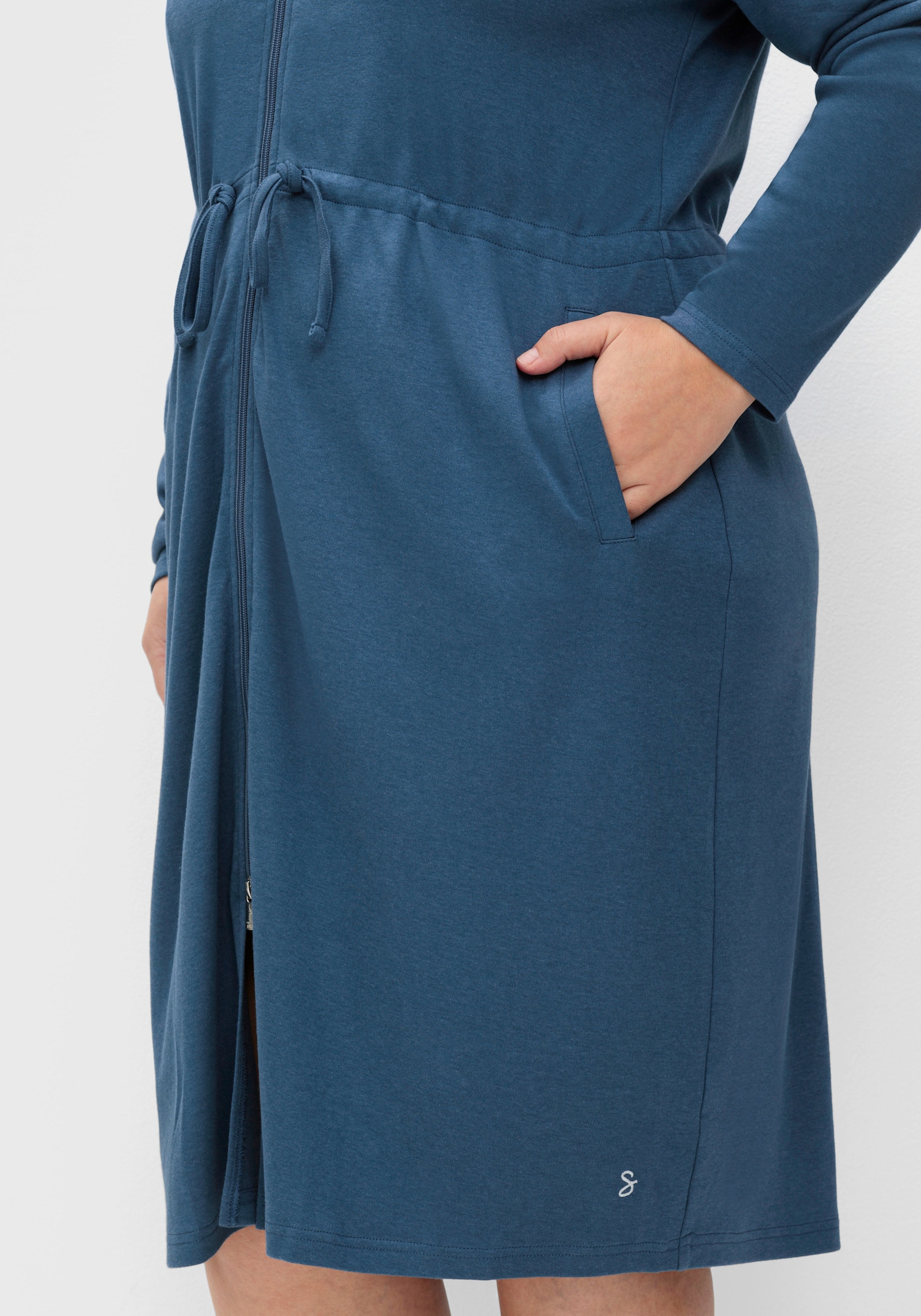 sheego Badjas met ritssluiting en capuchon - rookblauw