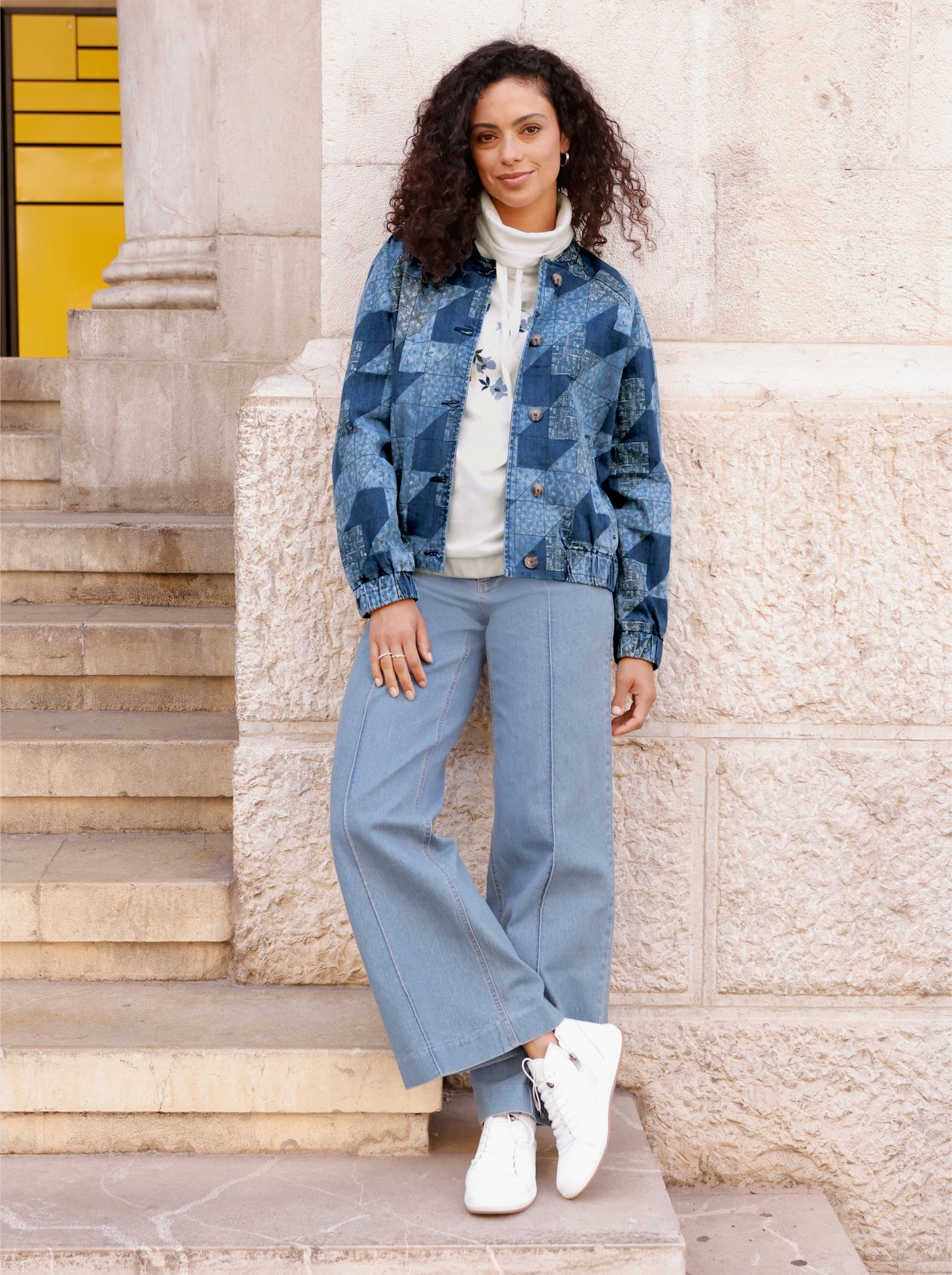Sweatshirt mit weitem Rollkragen - ecru-bleu