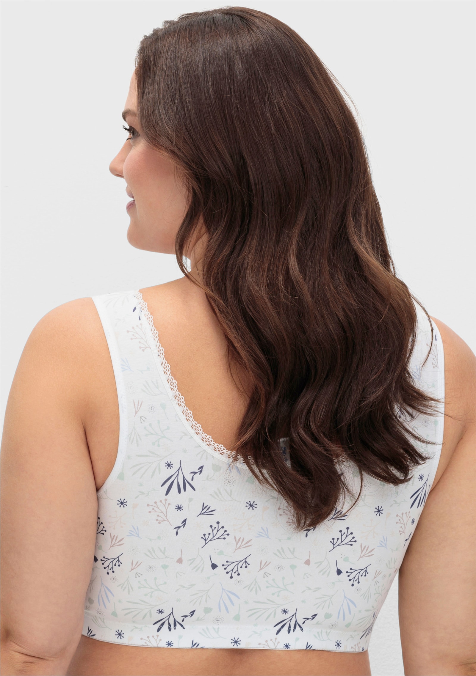 sheego Soutien-gorge sans armatures avec empiècement en dentelle - blanc à motifs