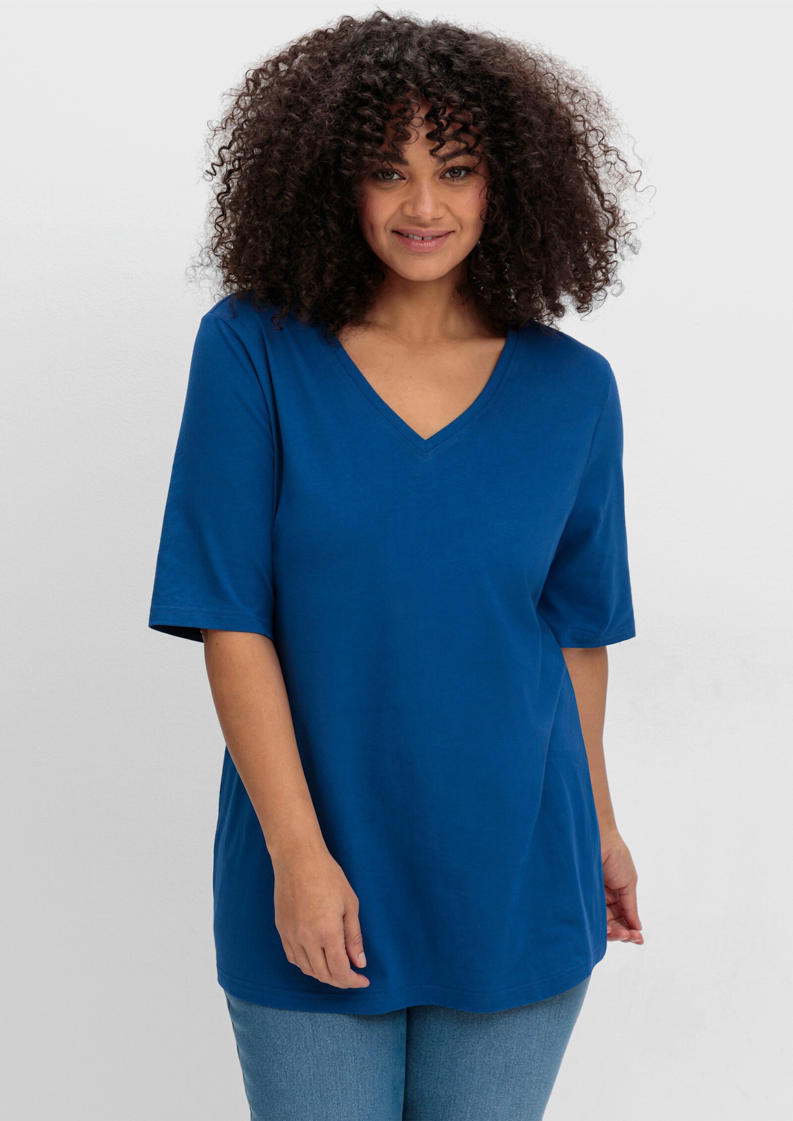 sheego V-Shirt aus Jersey, leicht tailliert - blaubeere