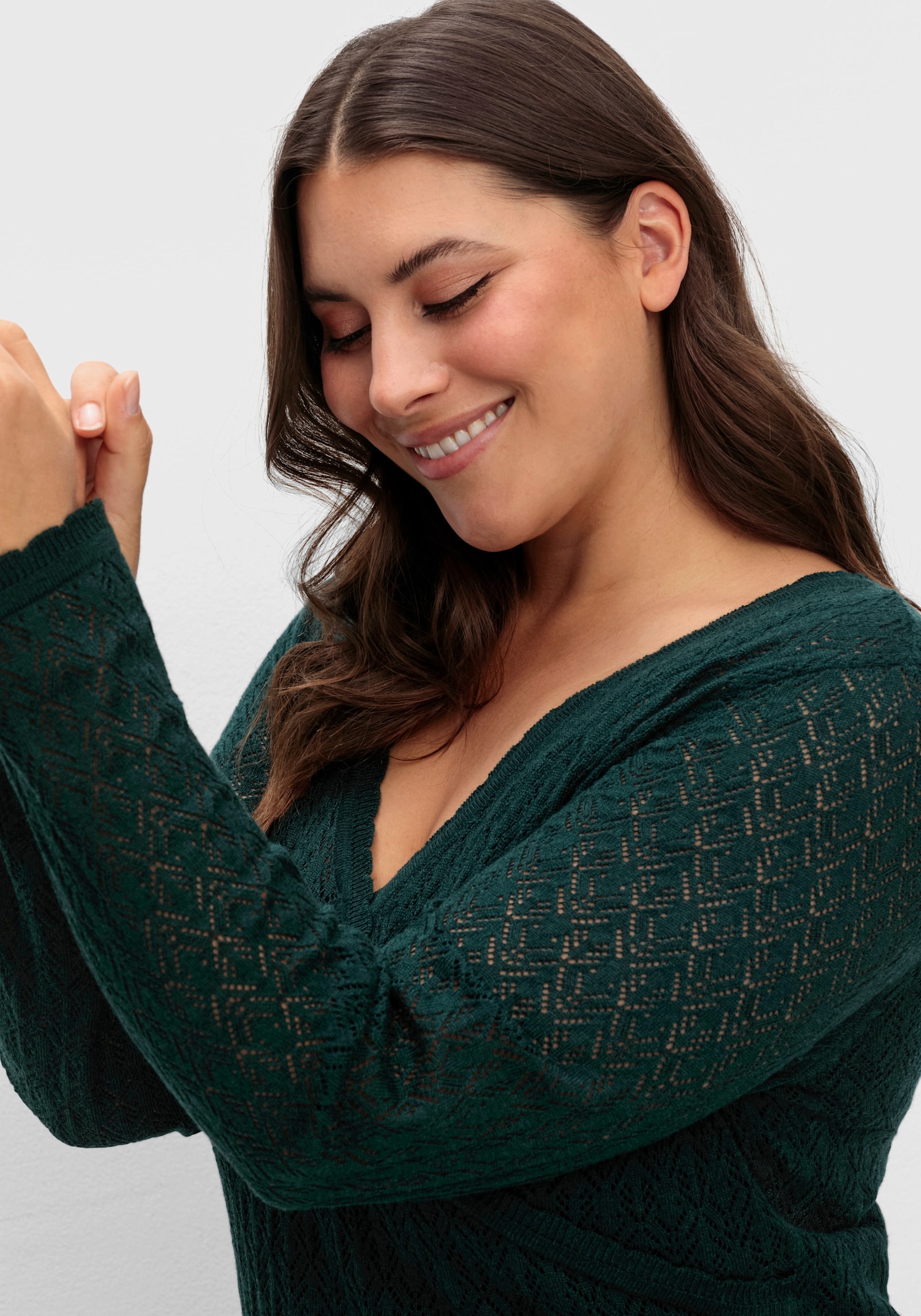 sheego Ajourpullover in Wickel-Optik - tiefgrün