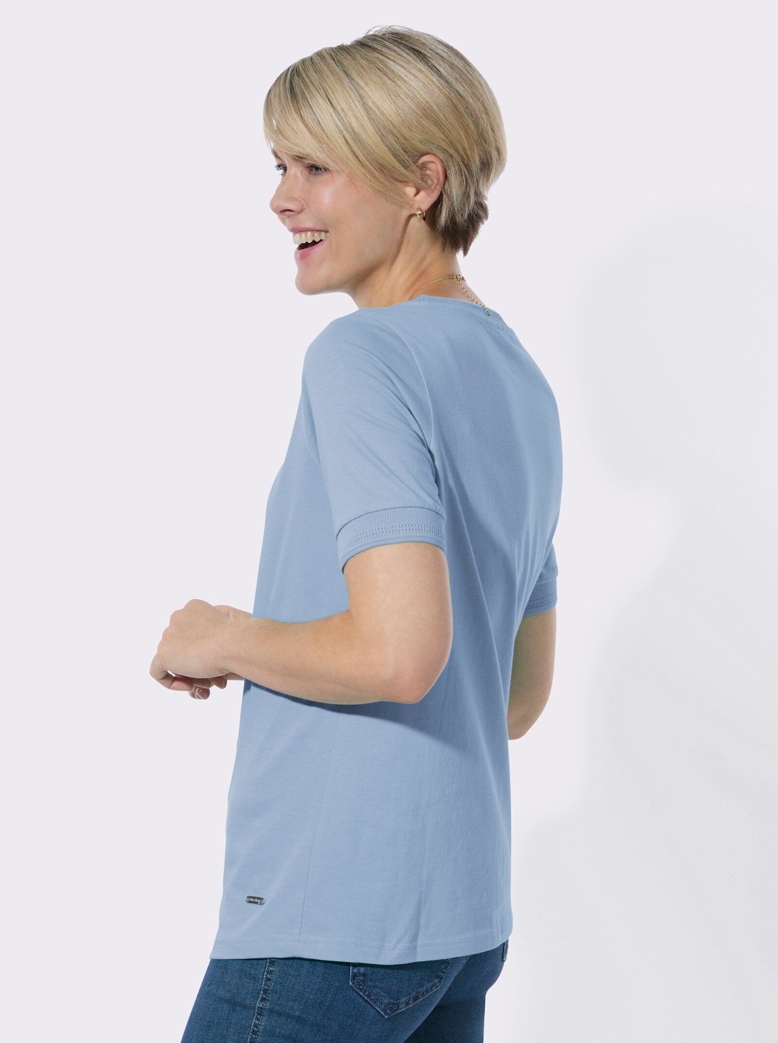 Rundhalsshirt mit Ajourmuster an Kragen und Ärmeln - eisblau