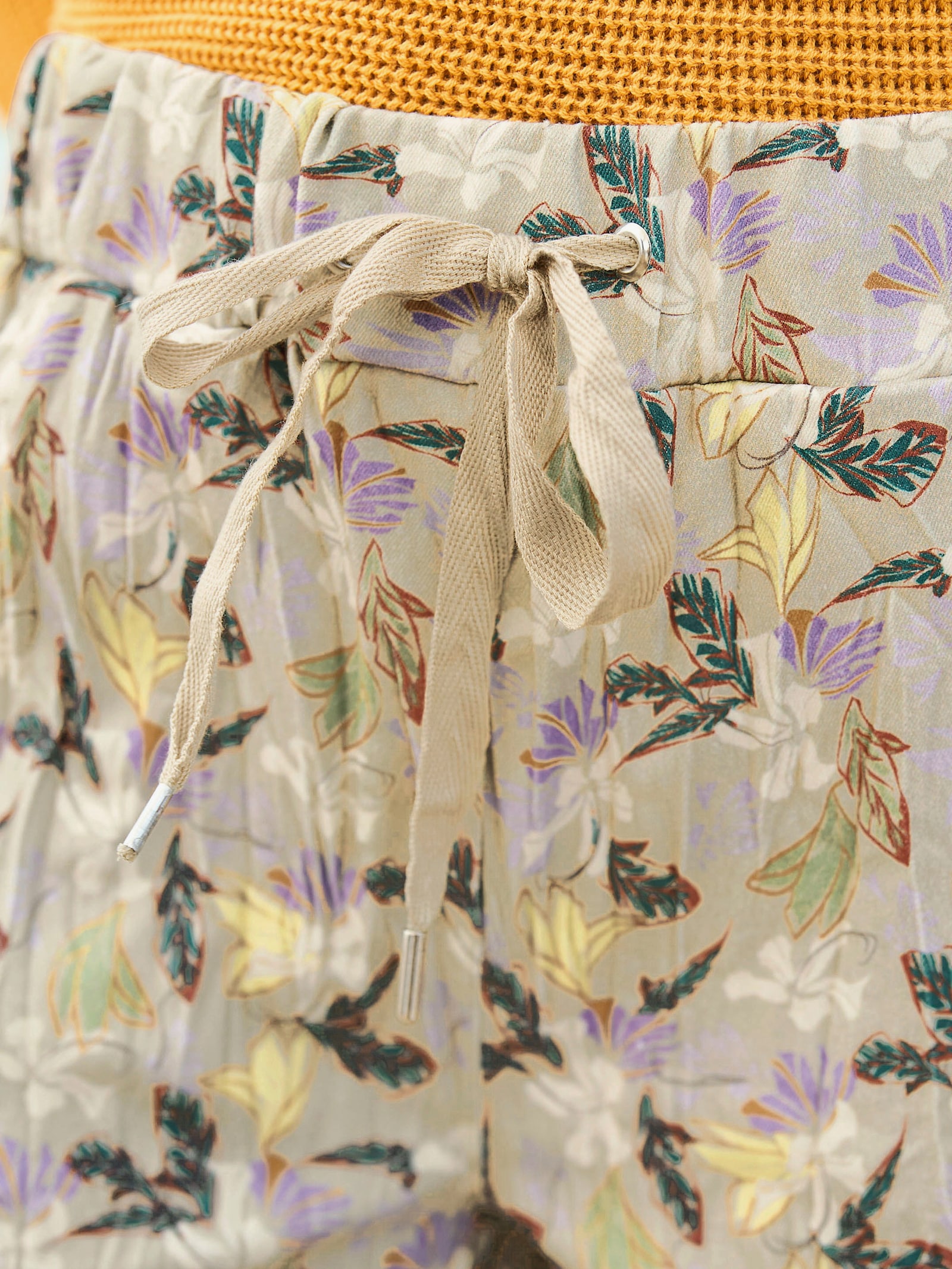 heine Druckhose in schmaler Beinform - sand-ocker-bedruckt