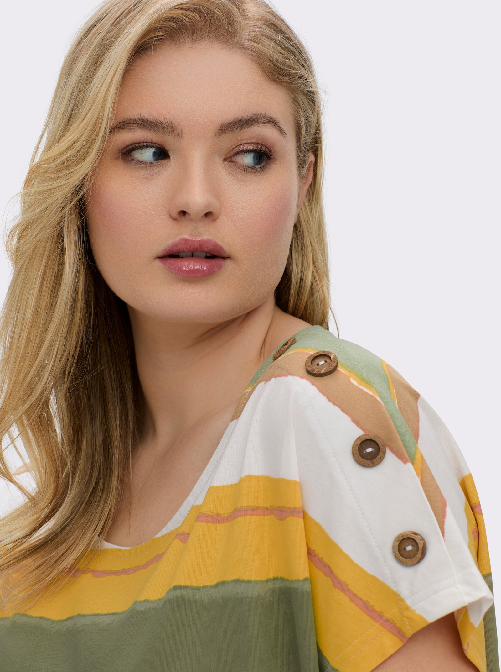 Kurzarmshirt mit Knöpfen in Holz-Optik - khaki-ecru-bedruckt