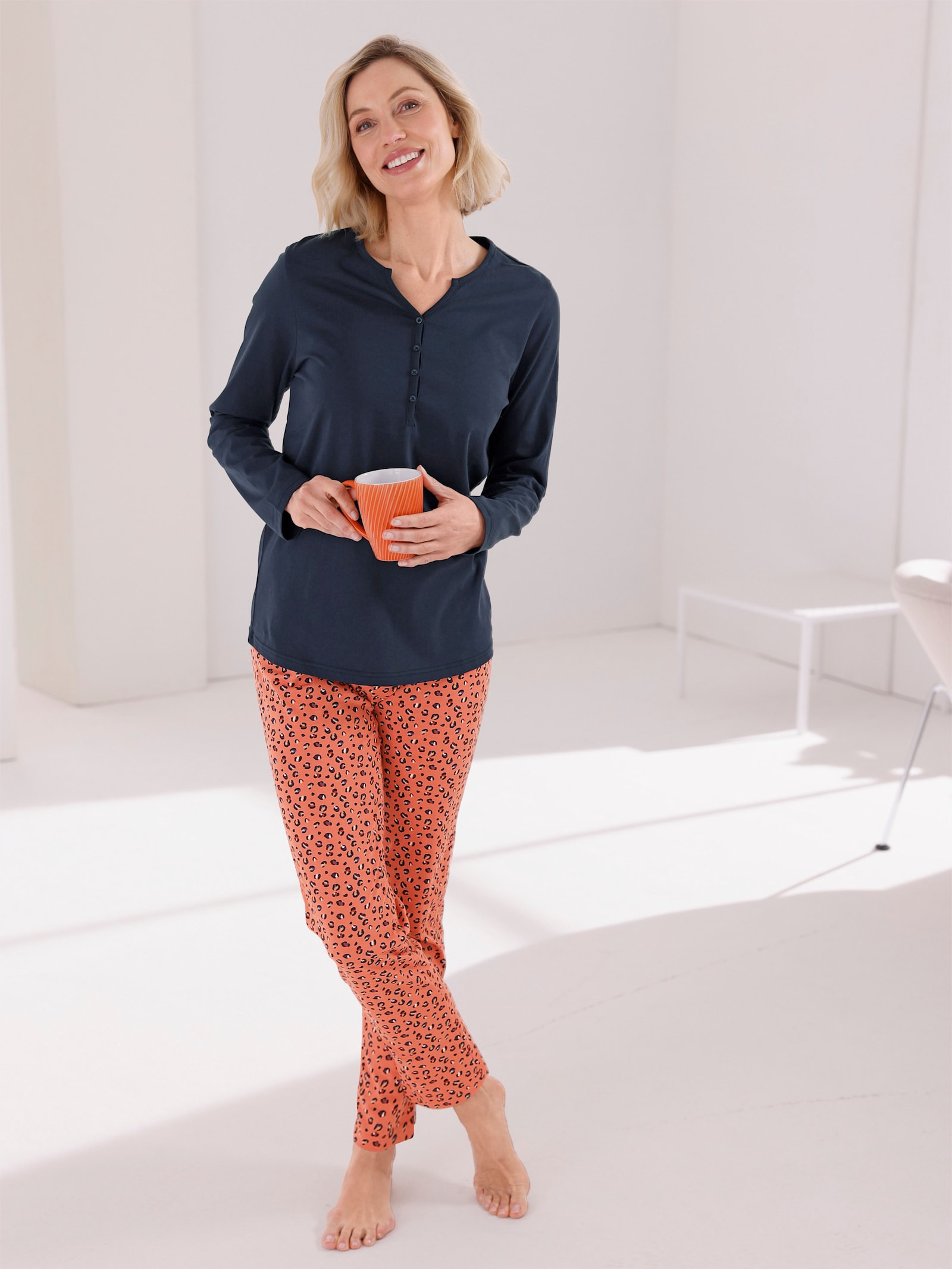 wäschepur Schlafanzüge aus reiner Baumwolle - marine-papaya-bedruckt + papaya-elfenbein-bedruckt