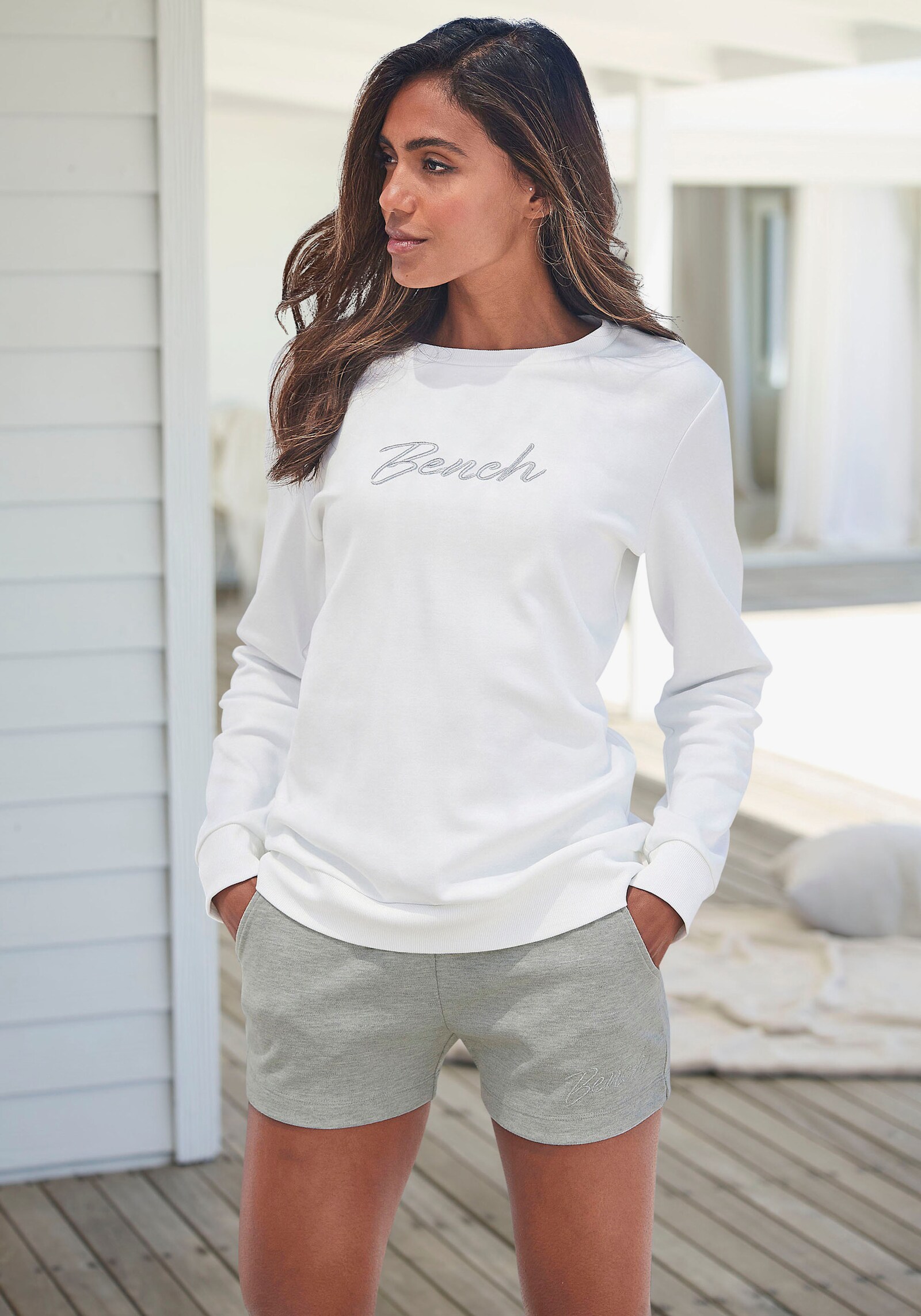 Bench. Loungewear Relaxshorts - hellgrau-melange