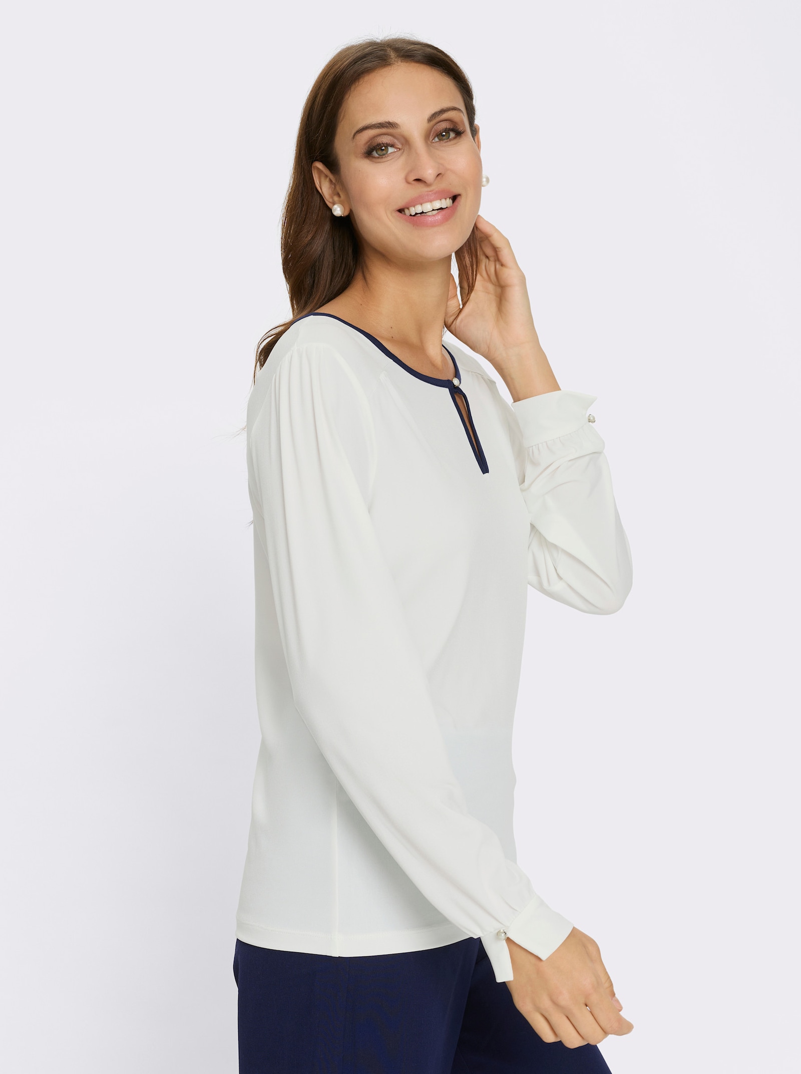 Rundhalsshirt mit kontrastfarbigen Akzenten - ecru