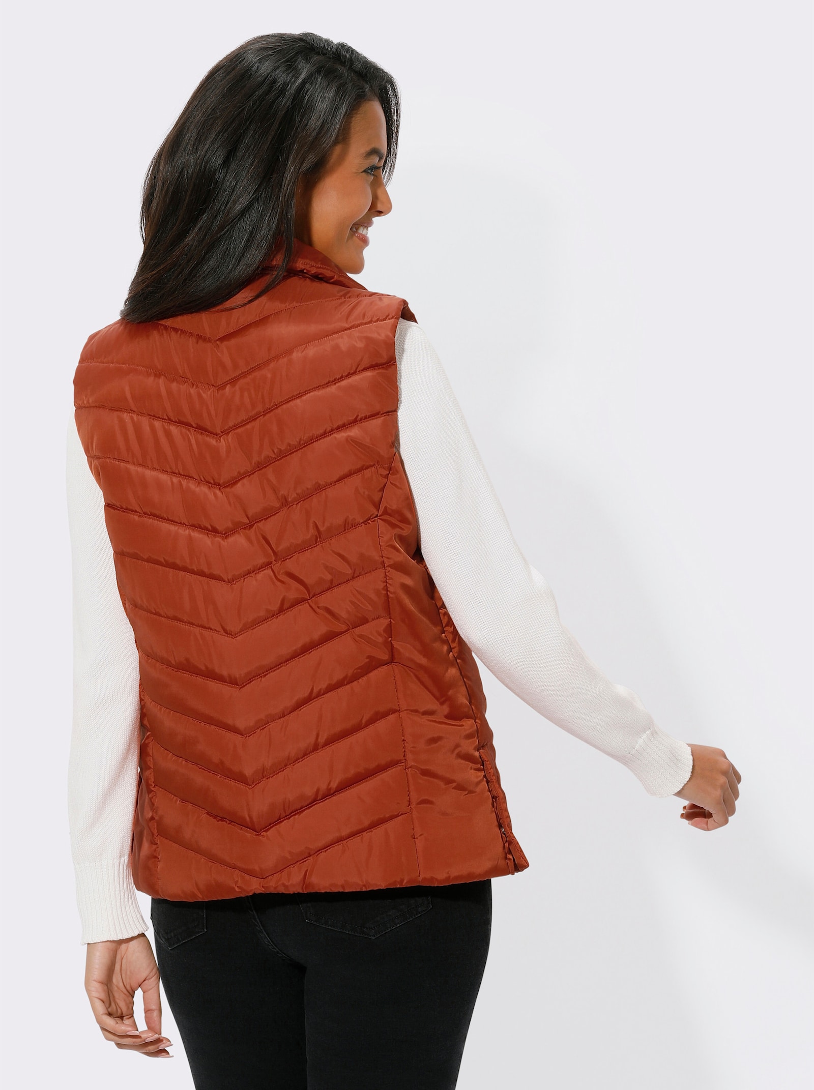 Steppweste mit Seitenschlitzen mit Druckknopf - rostrot