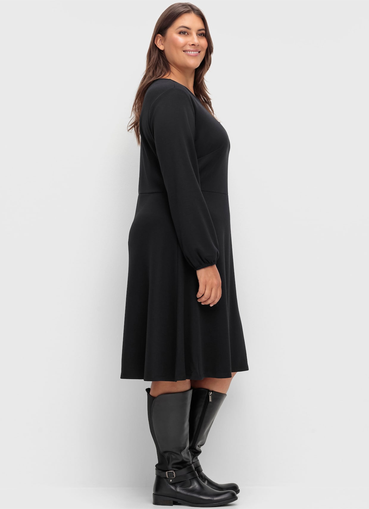 Jerseykleid mit elastischen Bündchen - schwarz