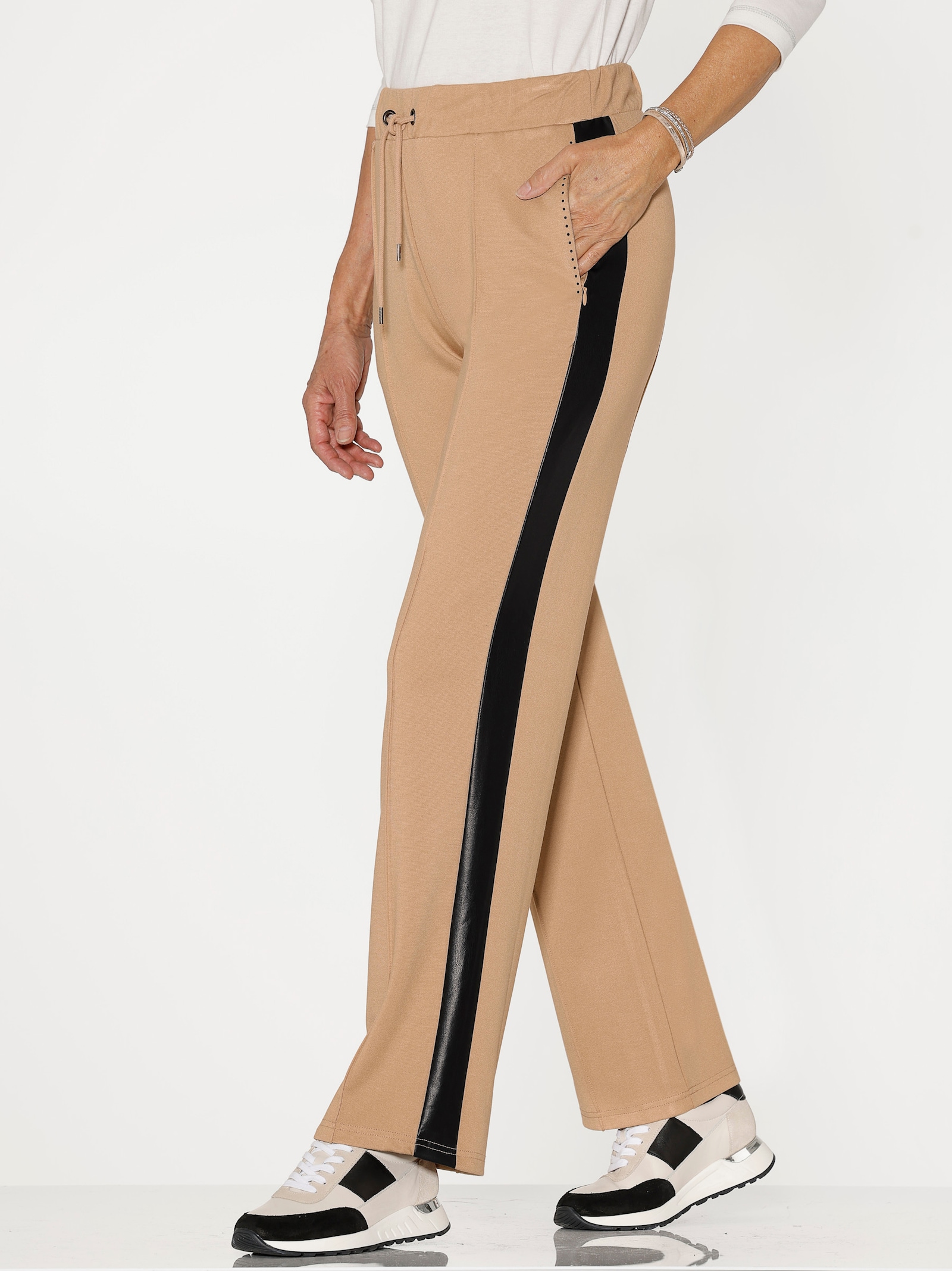 Comfortbroek met strepen in leerlook - camel