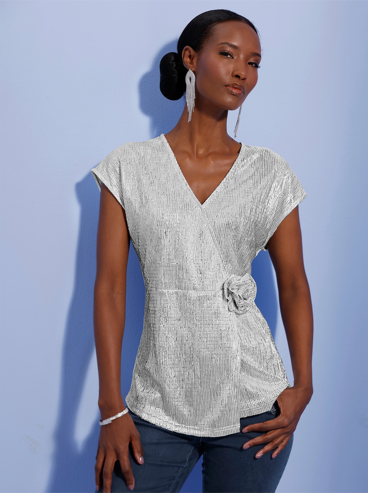 Longshirt aus duftigem Plissee - silberfarben