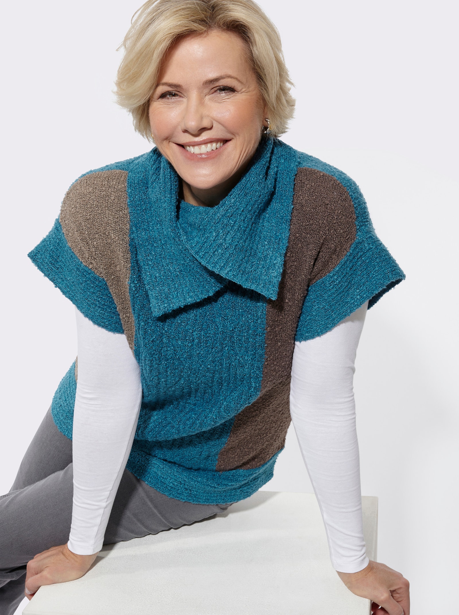 Pullunder mit asymmetrischem Kragen - topas-taupe-gemustert