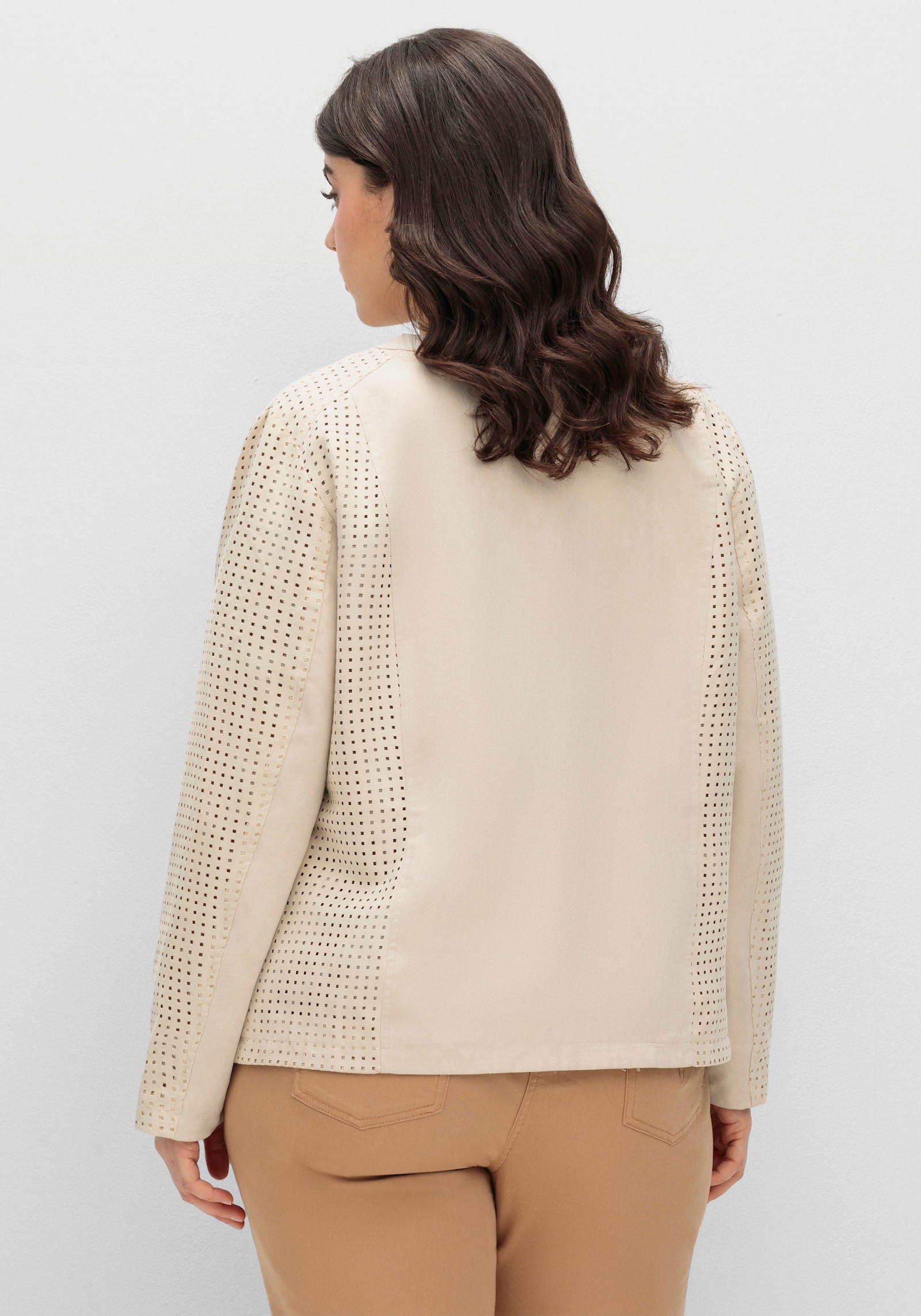 Lederimitatjacke mit Lasercut-Muster - sand