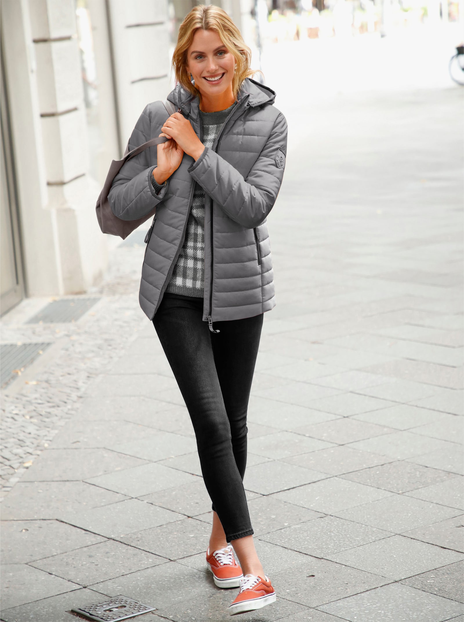 Steppjacke mit kontrastfarbenen Akzenten - grau