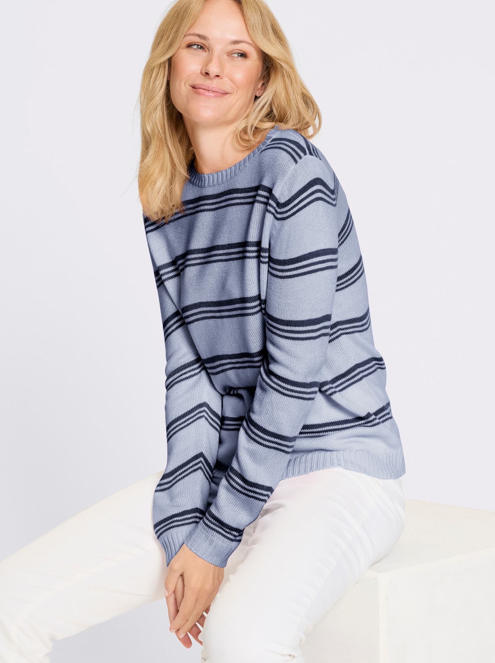 Rundhalspullover im Ringel-Dessin - hellblau-dunkelblau-geringelt