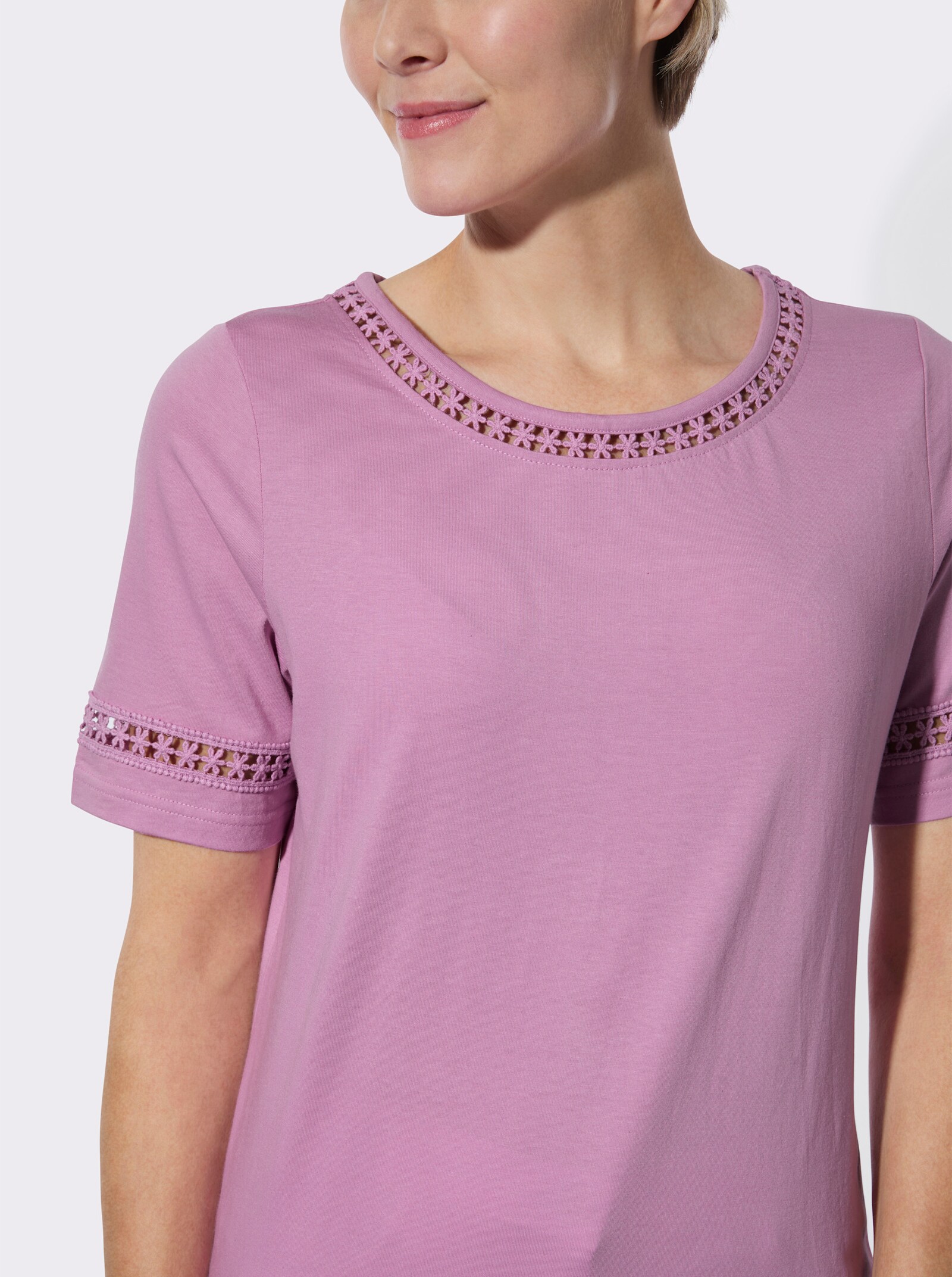 Kurzarmshirt mit Häkelspitze - orchidee