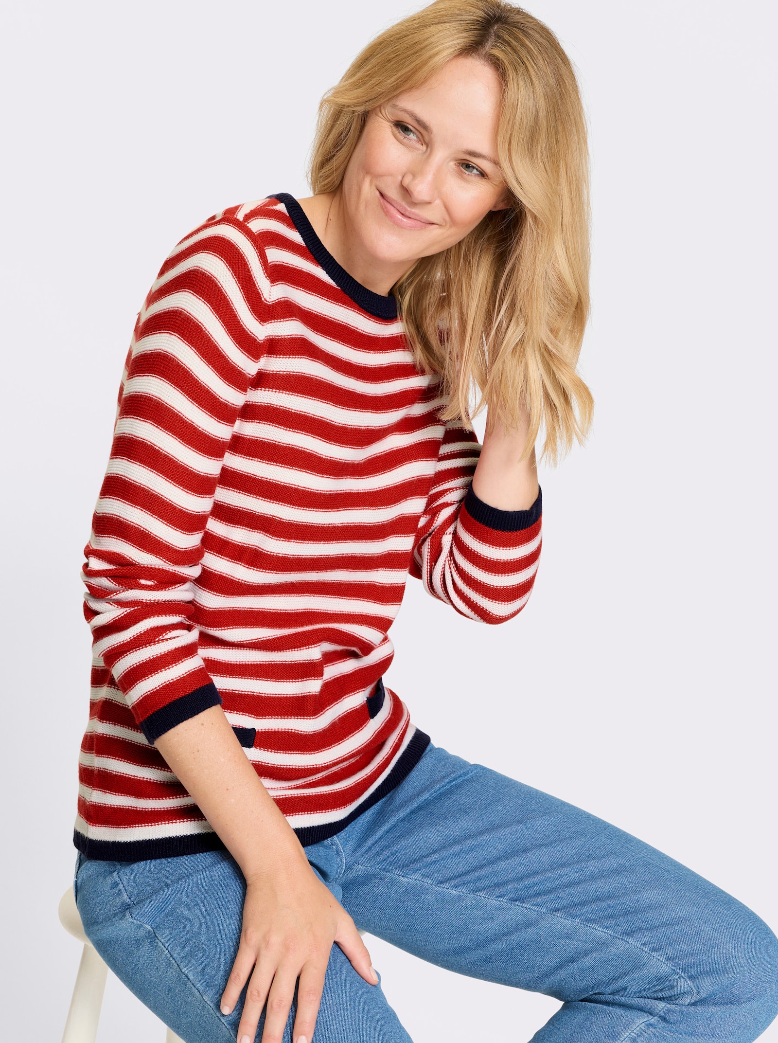 Rundhalspullover mit garngefärbtem Ringel - rot-weiß-geringelt