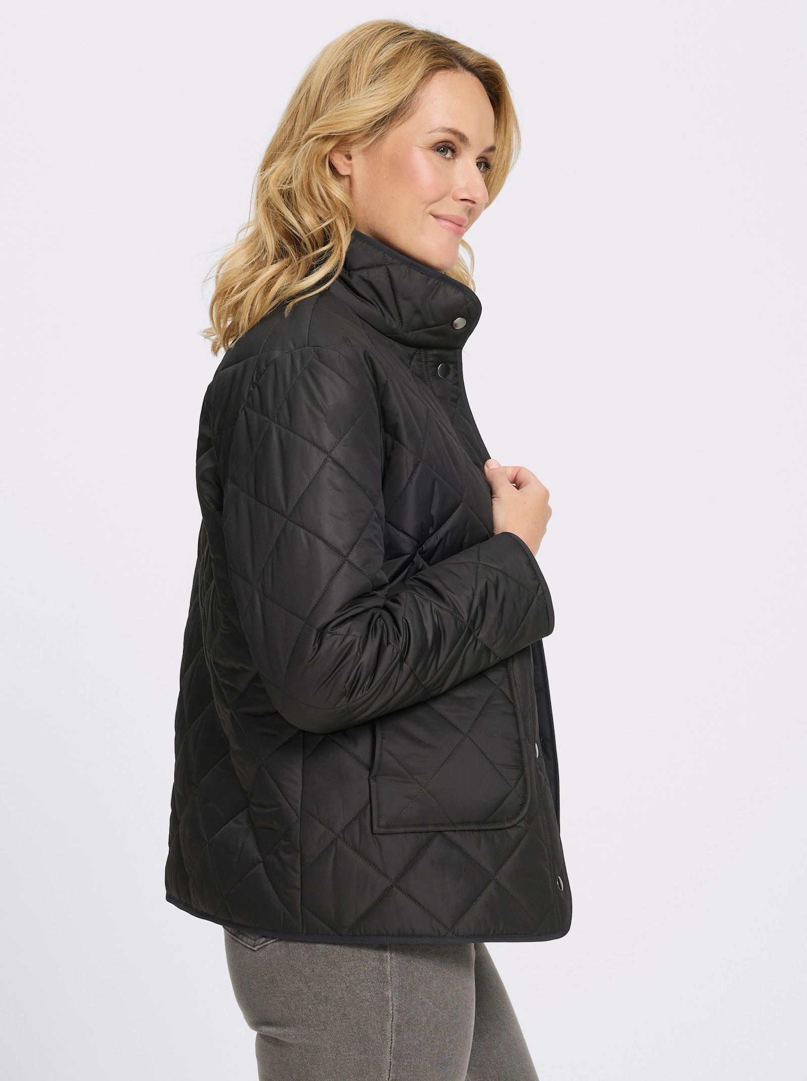 Steppjacke mit Stehkragen - schwarz