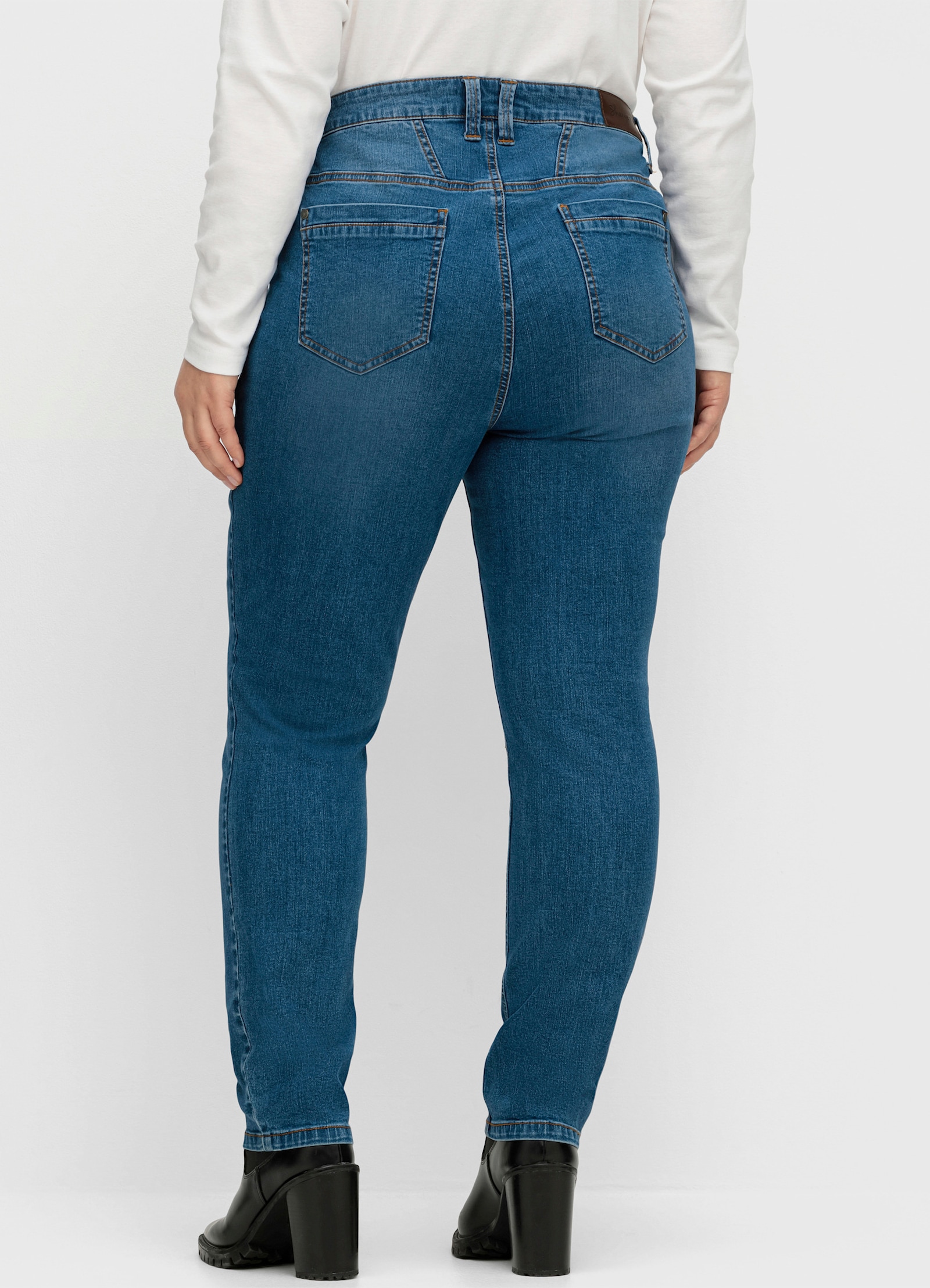 sheego 5-Pocket-Jeans in schmaler Form - blue denim