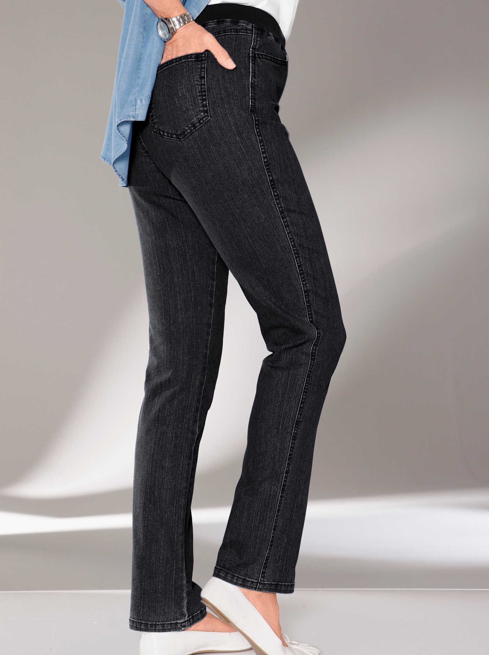 Stretch-Jeans mit Rundum-Dehnbund - black-denim