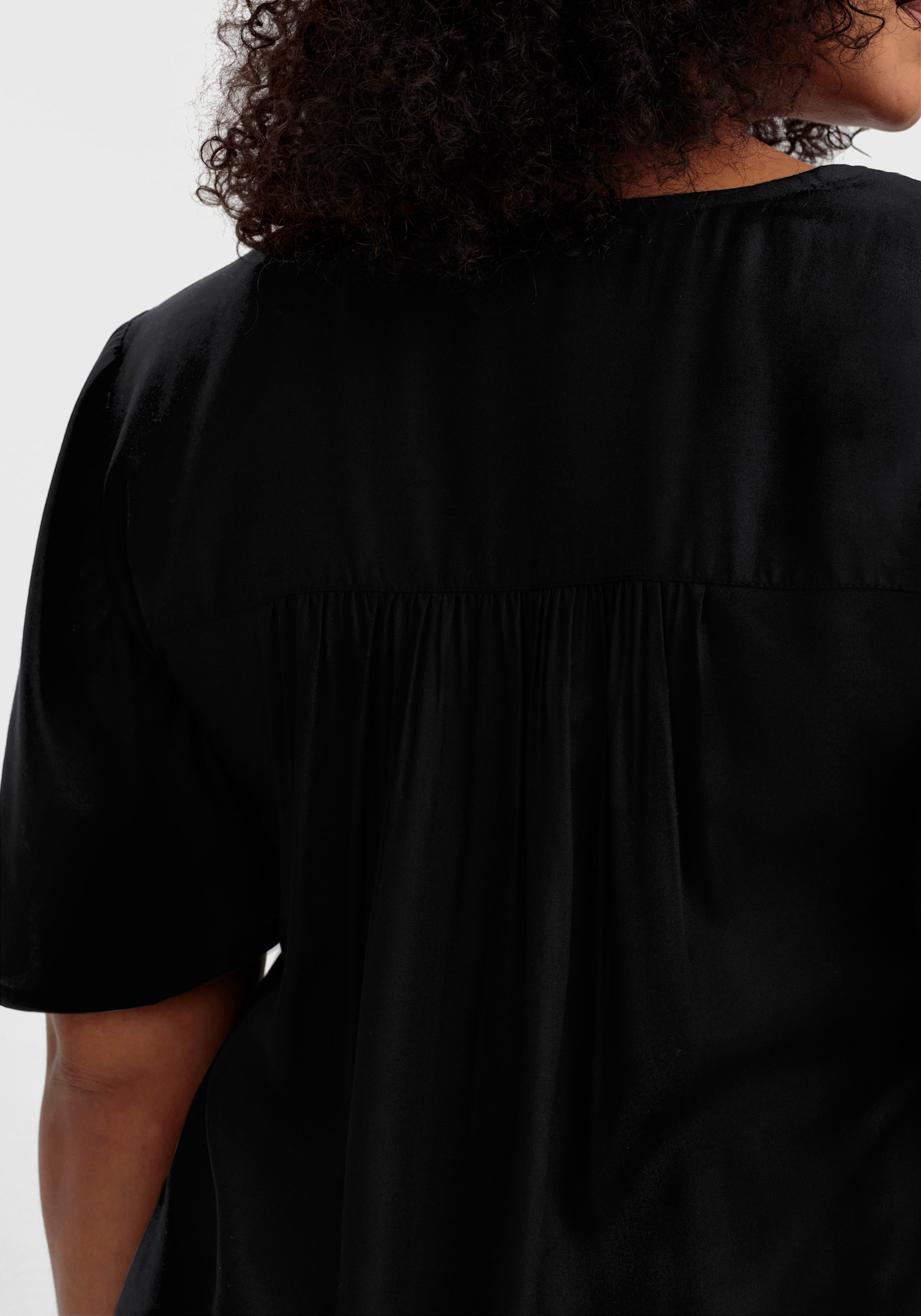 sheego Tuniek in lichte A-lijn - zwart