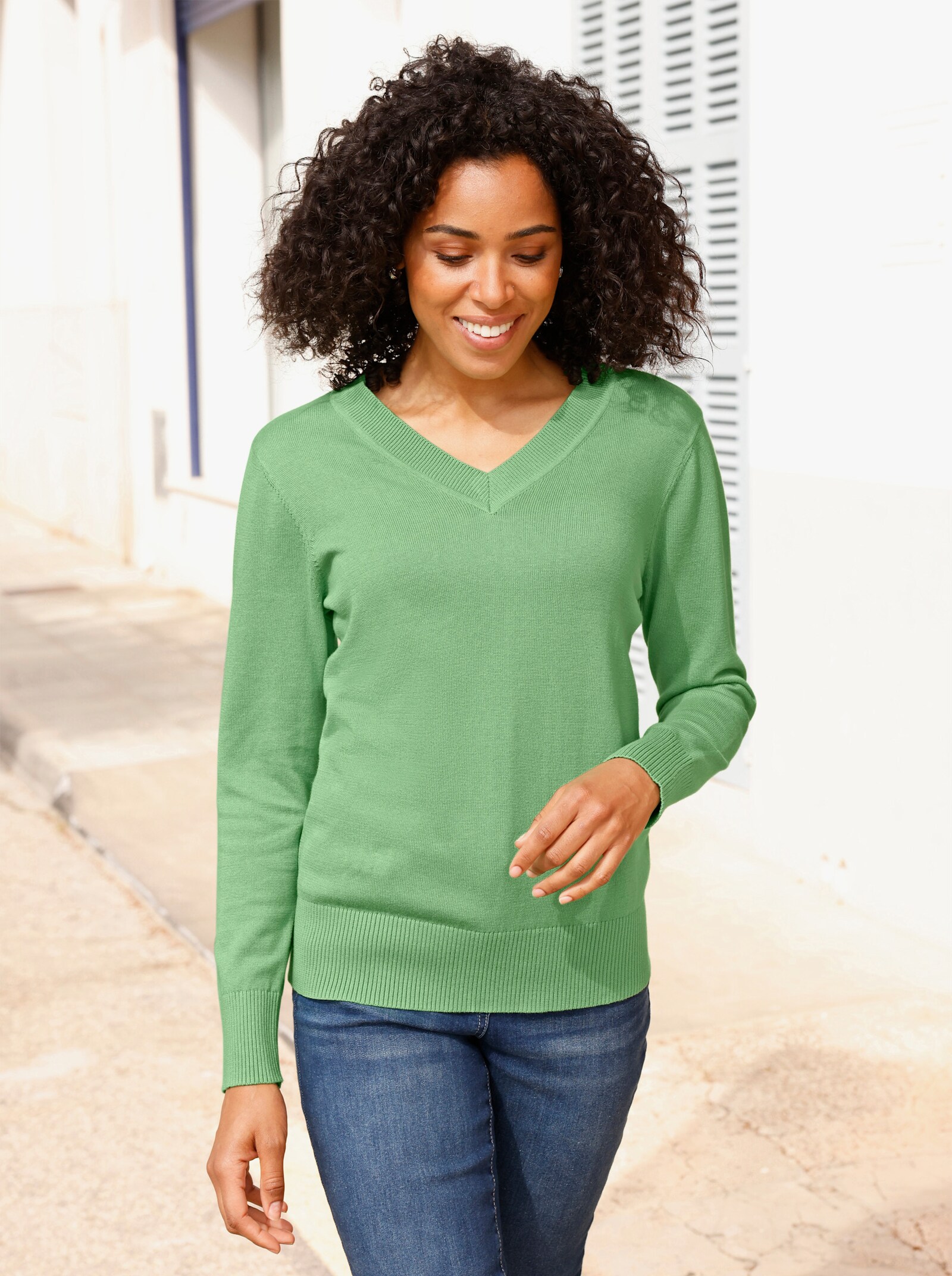 V-Ausschnitt-Pullover aus reiner Baumwolle - apfel