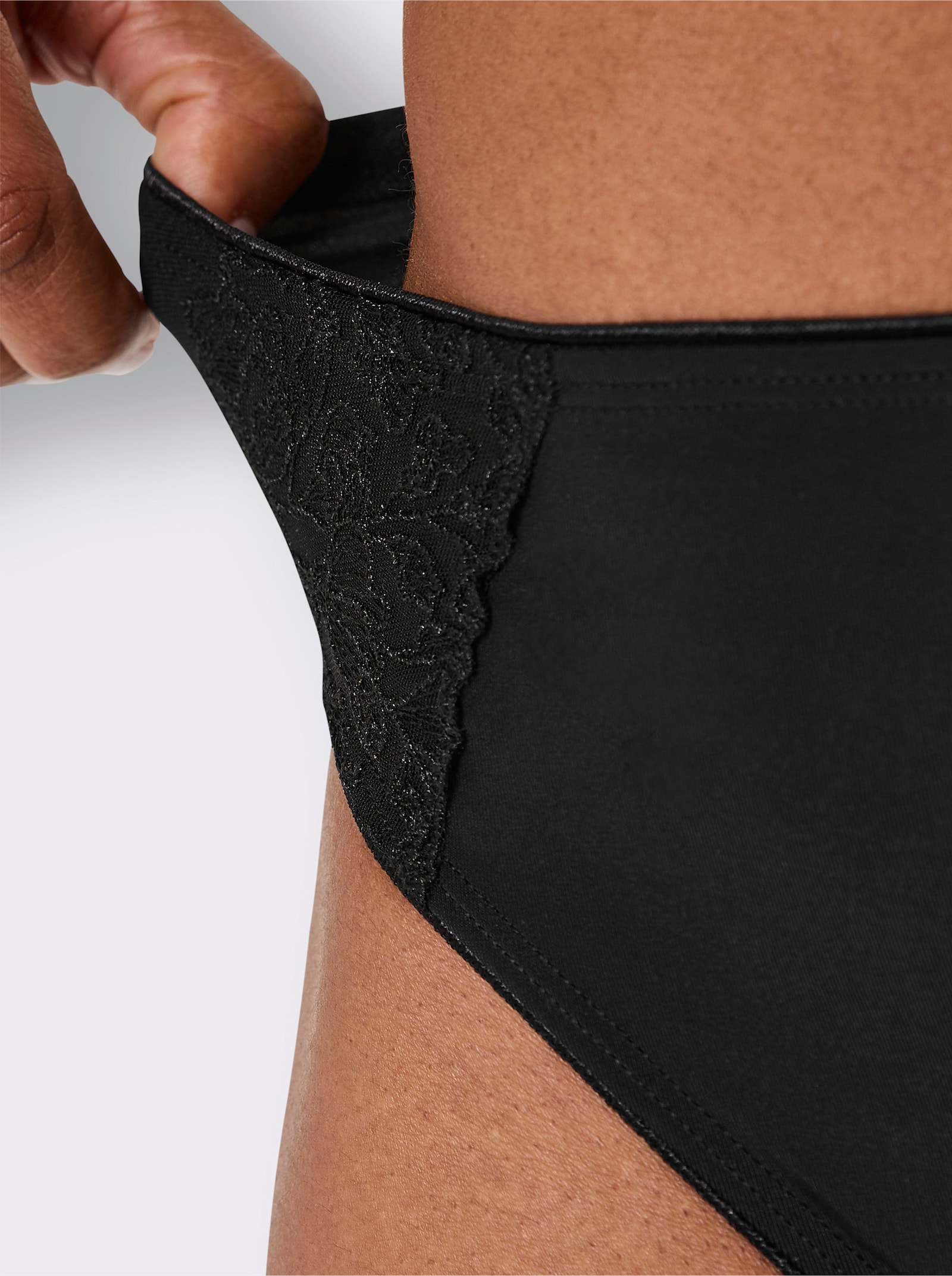 wäschepur Jazzpants mit seitlichem Spitzeneinsatz - schwarz