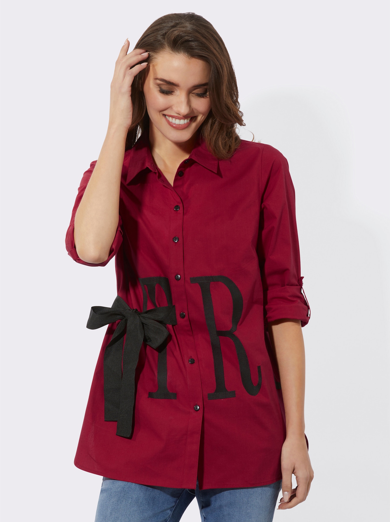 Longbluse mit Stickerei-Schriftzug - kirsche-schwarz