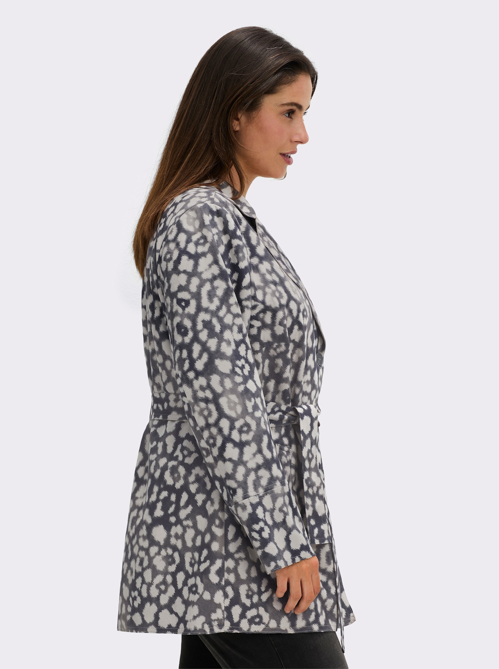 sheego Jacke mit Leoprint - schwarz-bedruckt