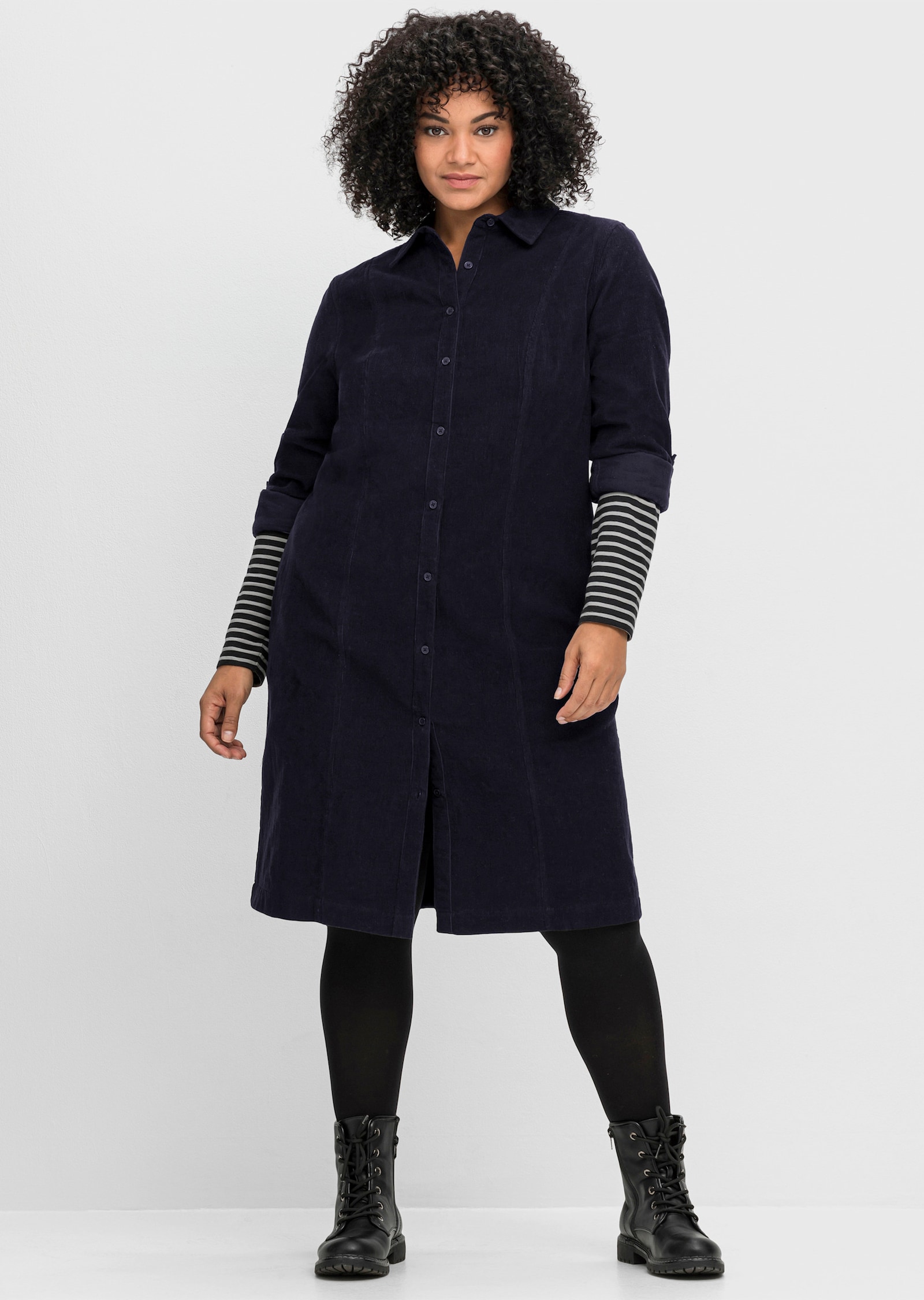 sheego Hemdblusenkleid aus weichem Cord - tiefblau